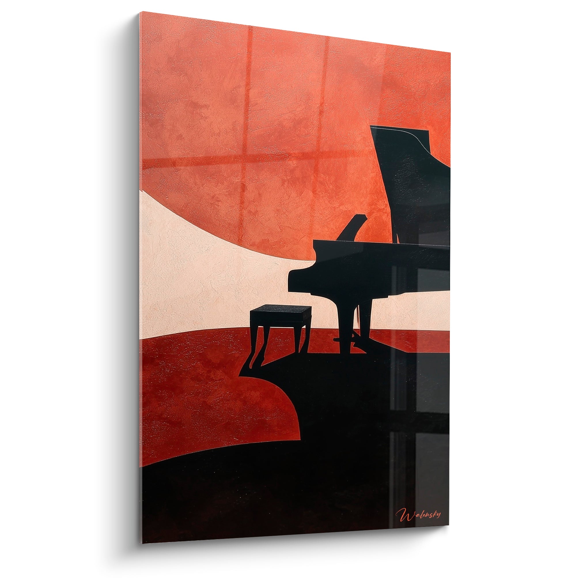 Piano à queue noir se détachant sur fond terracotta et ivoire, silhouette épurée et ombre portée marquée