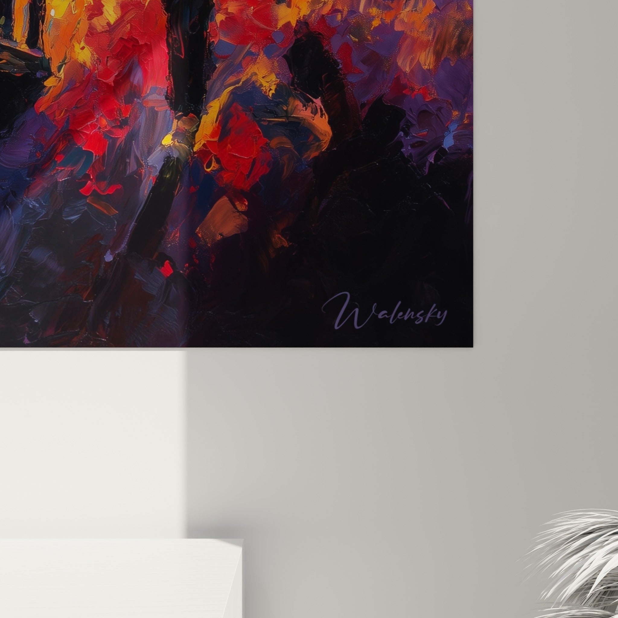 Empâtements de peinture orange et violette formant les flammes du piano, texture picturale dense vue de près