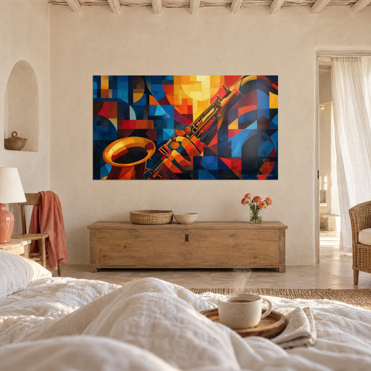 Cuadro instrumento de jazz en bloques rojo ladrillo y azul cobalto, sol dorado detrás del pabellón, encima de una cama en un dormitorio claro