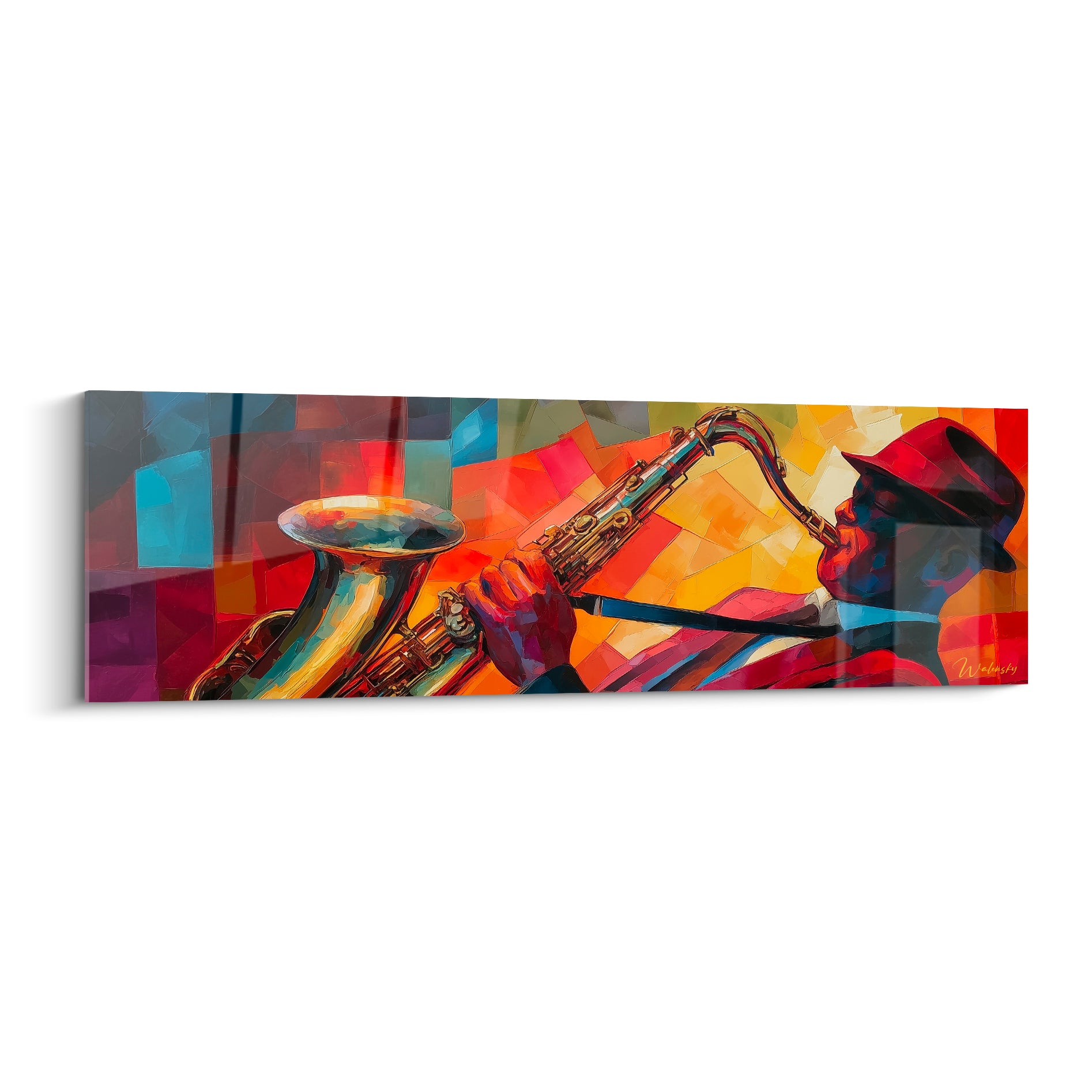 Saxophoniste au chapeau rouge joue devant un fond mosaïque ocre, bleu pastel et terracotta éclatant