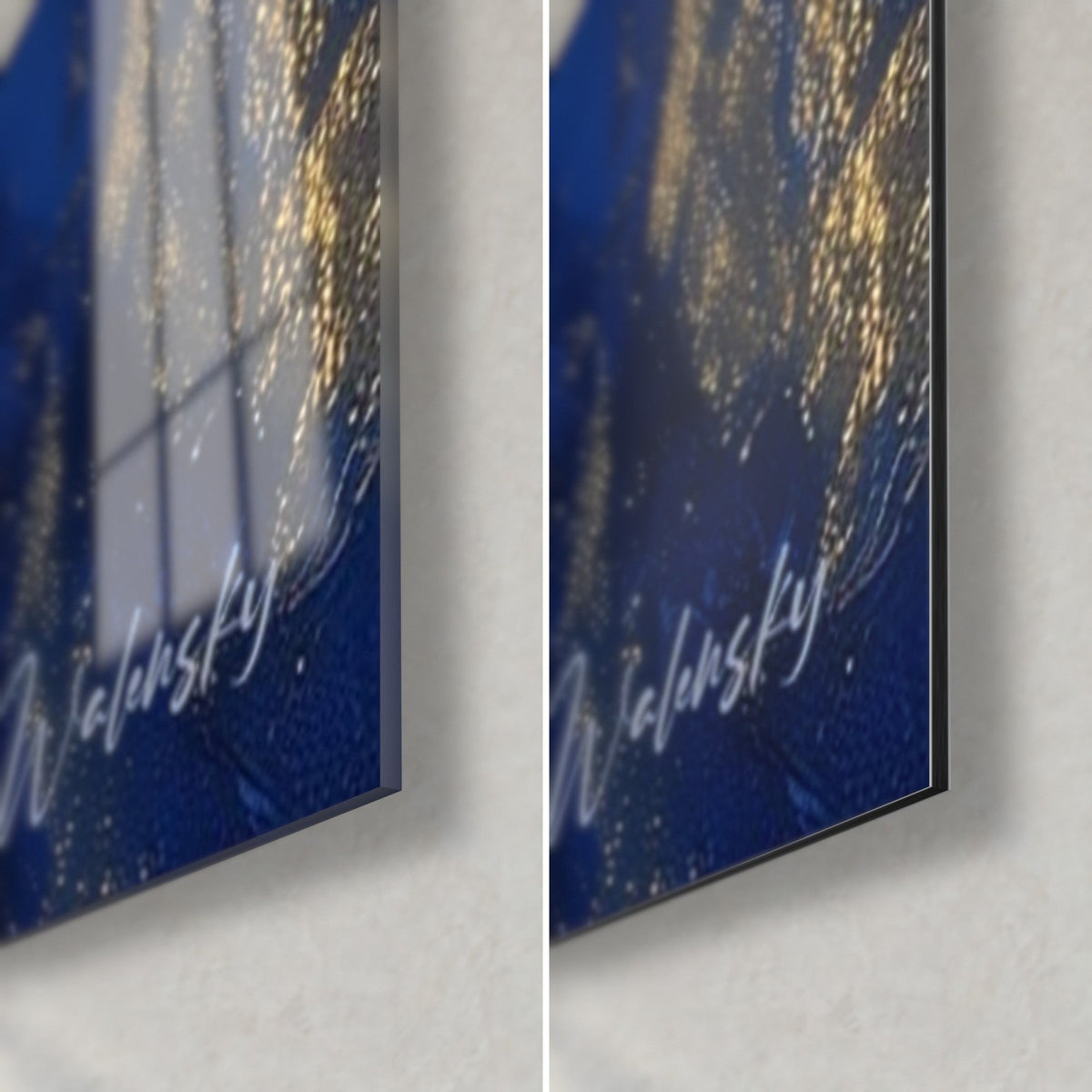 Wall art royal blue and gold piano keys, bottom right corner: glossy acrylic glass on the left, matte Dibond aluminum on the right, 3 mm edge