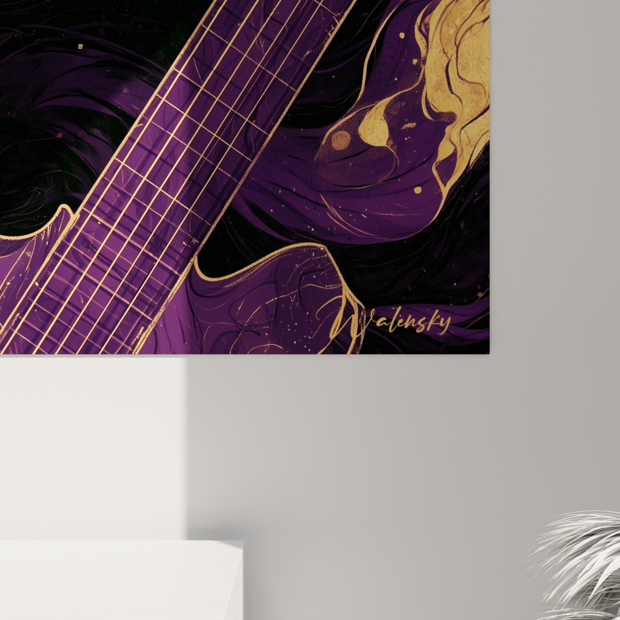 Empâtements dorés et coulures violettes se rejoignant sur les cordes de la guitare peinte en gros plan