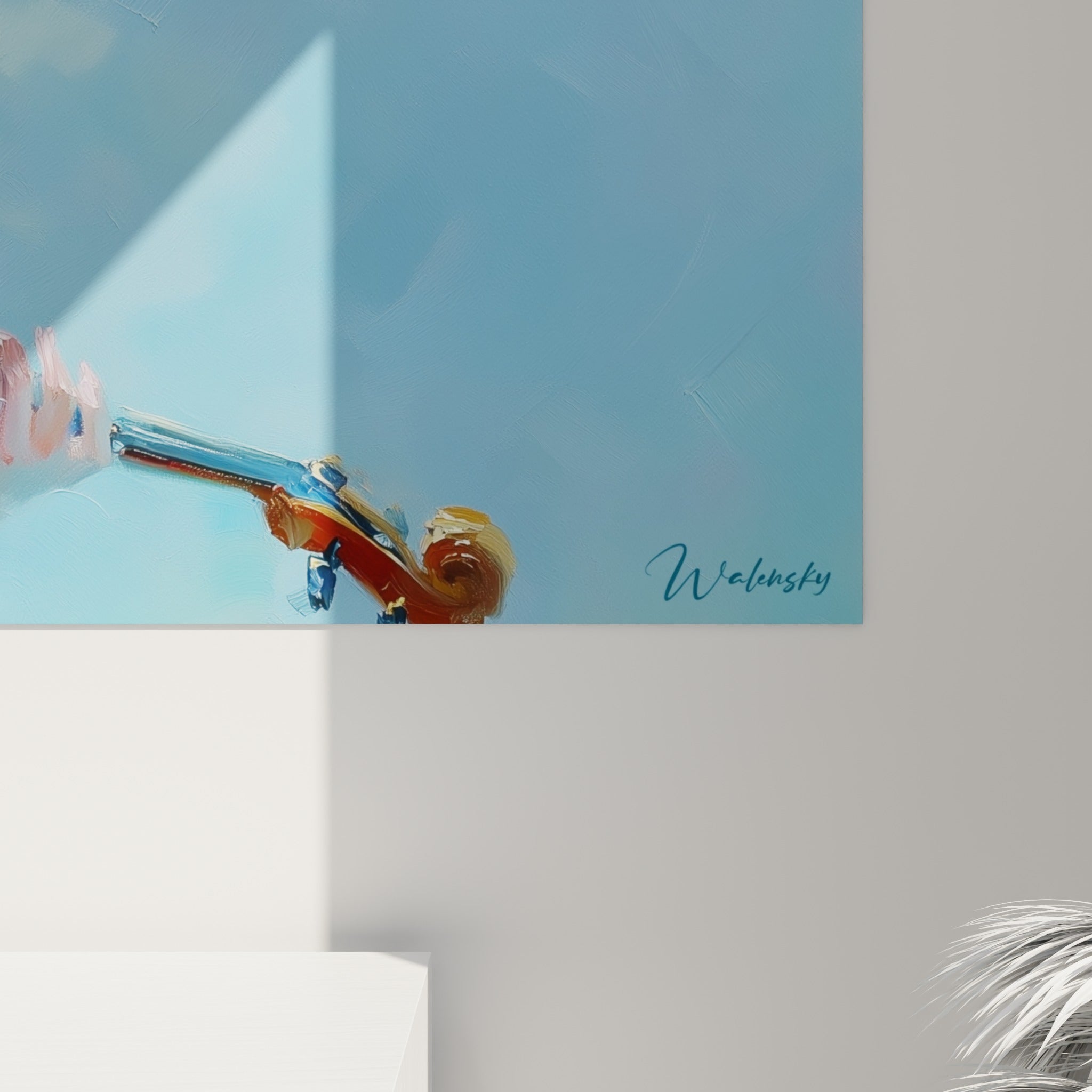 Empâtements dorés sur les cordes du violon, coulures bleu turquoise et grain visible de la toile