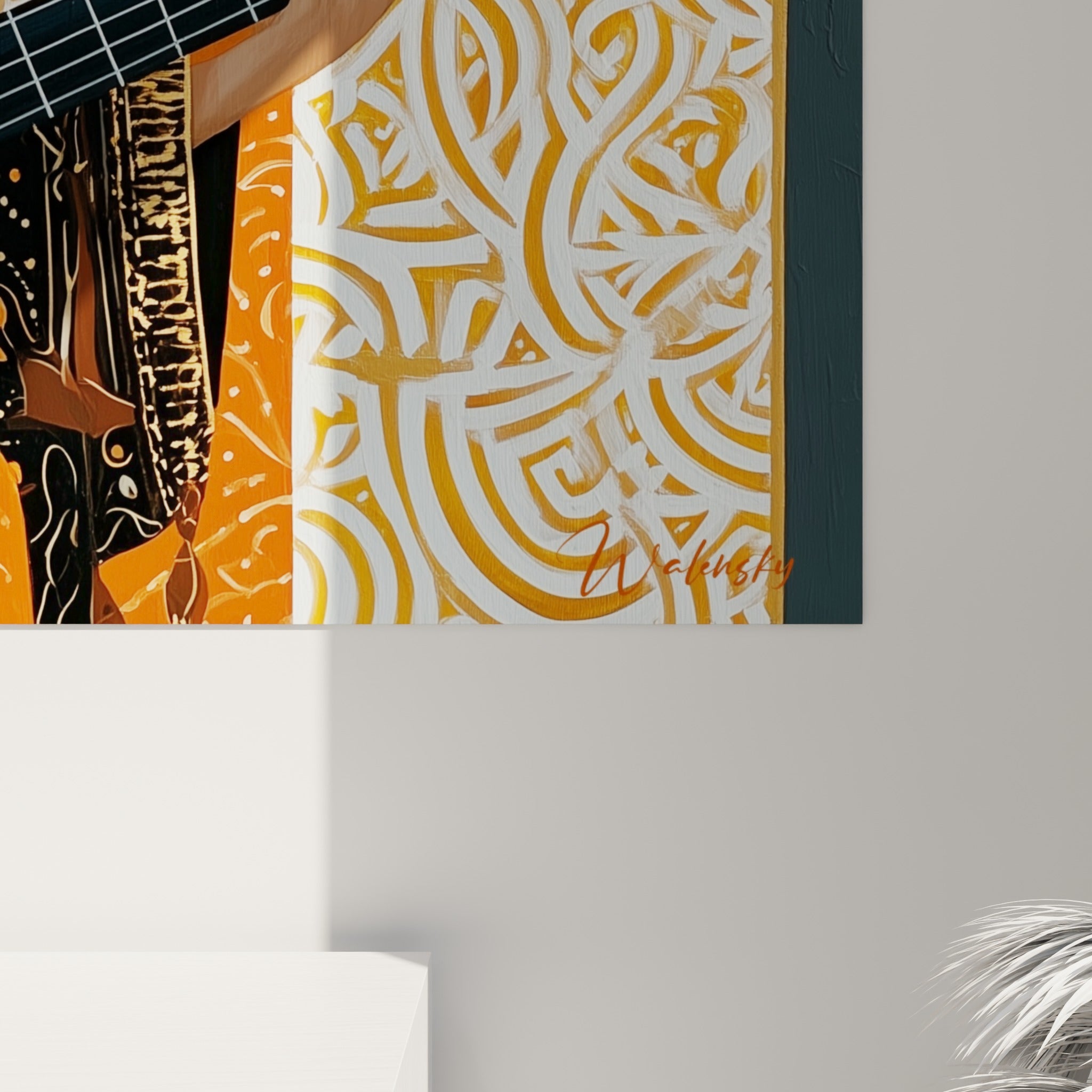 Empâtements dorés et coulures ocre se mêlent aux aplats anthracite sur la texture de cette toile Musique
