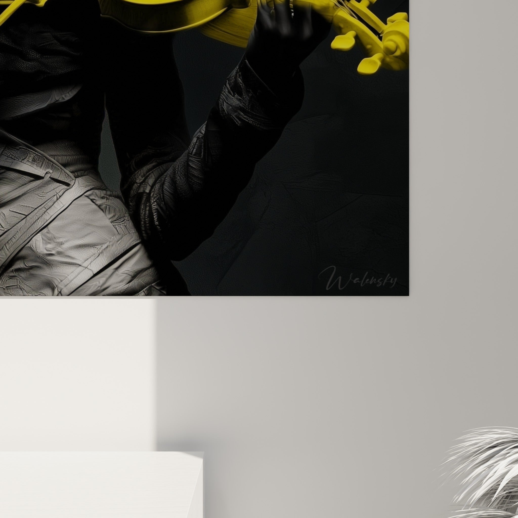 Grain de l'impression révélant les nuances jaune et gris du violon et des volutes de cheveux
