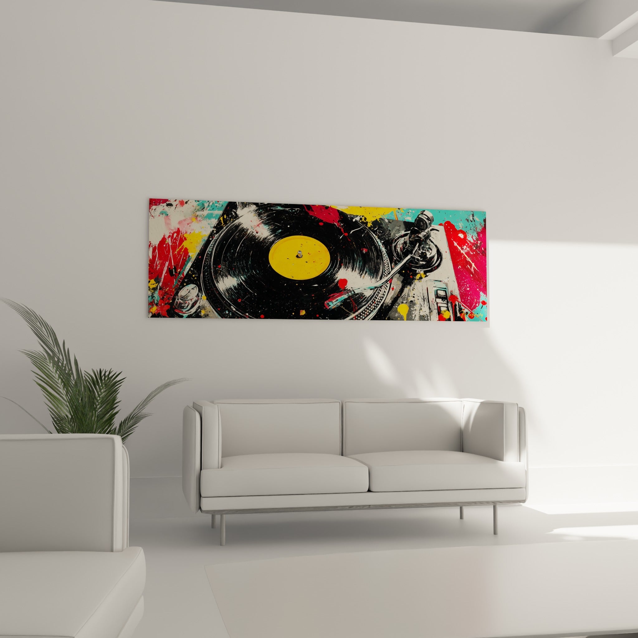 Platine vinyle anthracite constellée de rouge fauve et blanc crème, au-dessus d'un canapé dans un salon lumineux