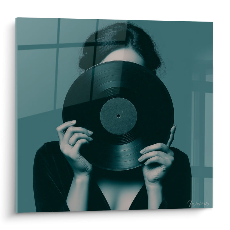 Tableau Musique femme vinyle bleu anthracite fenêtre - Silence dévoilé - Edition Musique