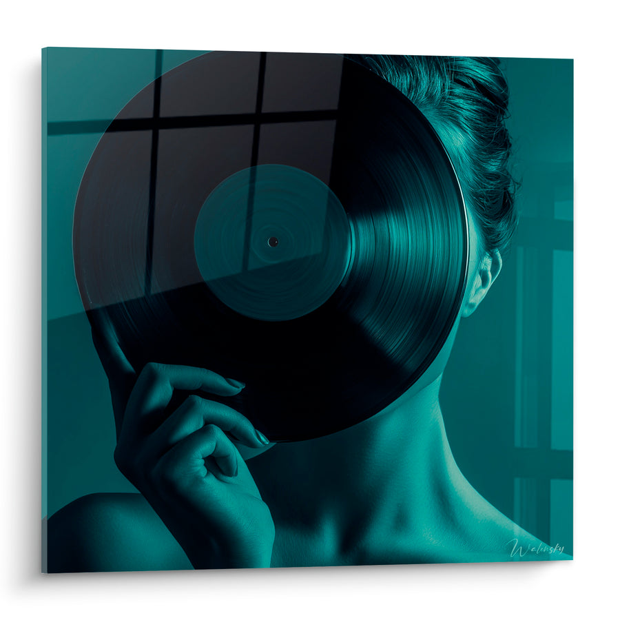 Tableau Musique bleu pétrole vinyle devant visage caché - Secret en suspens - Edition Musique