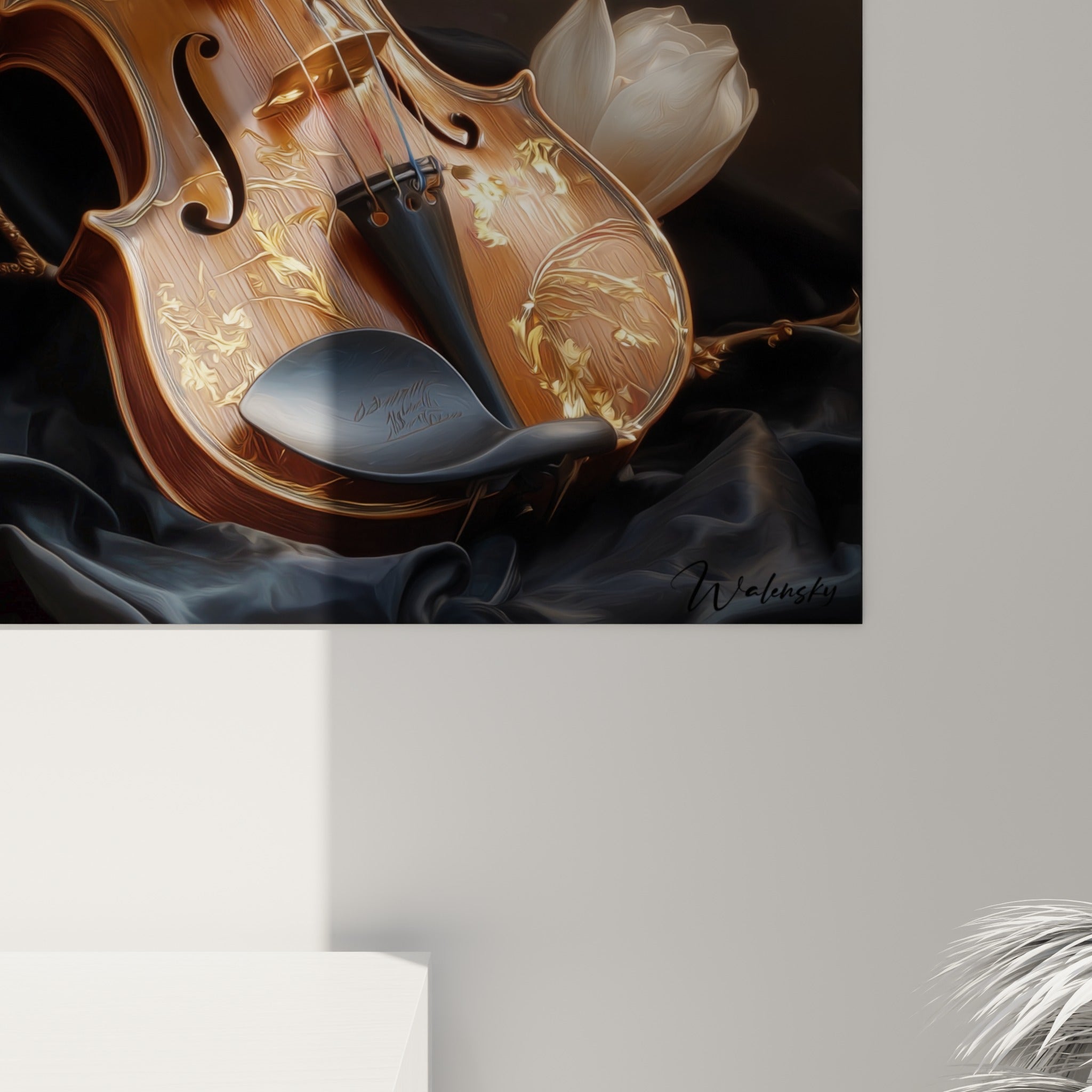 Détail rapproché des pétales nacrés et du vernis ambré du violon, empâtements dorés visibles sur la toile