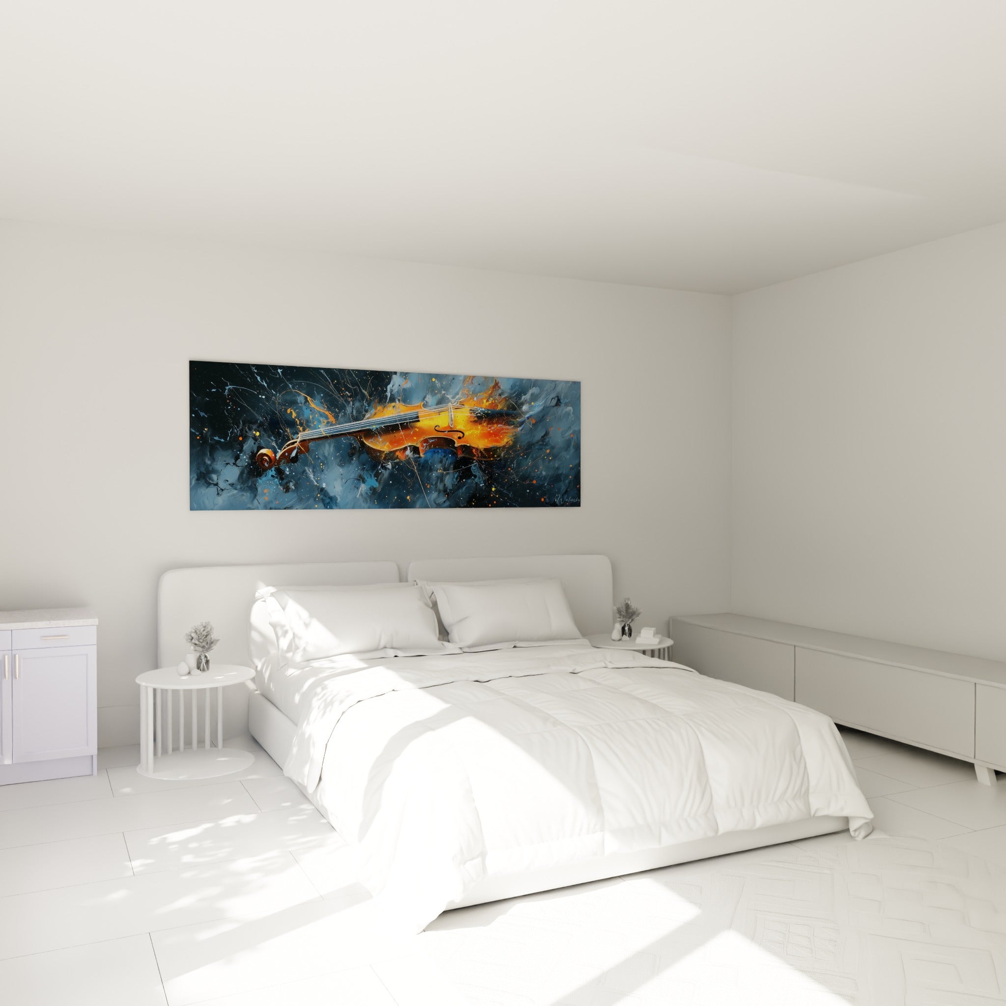 Instrument à cordes embrasé de couleurs orangées accroché au-dessus d'un lit dans une chambre claire