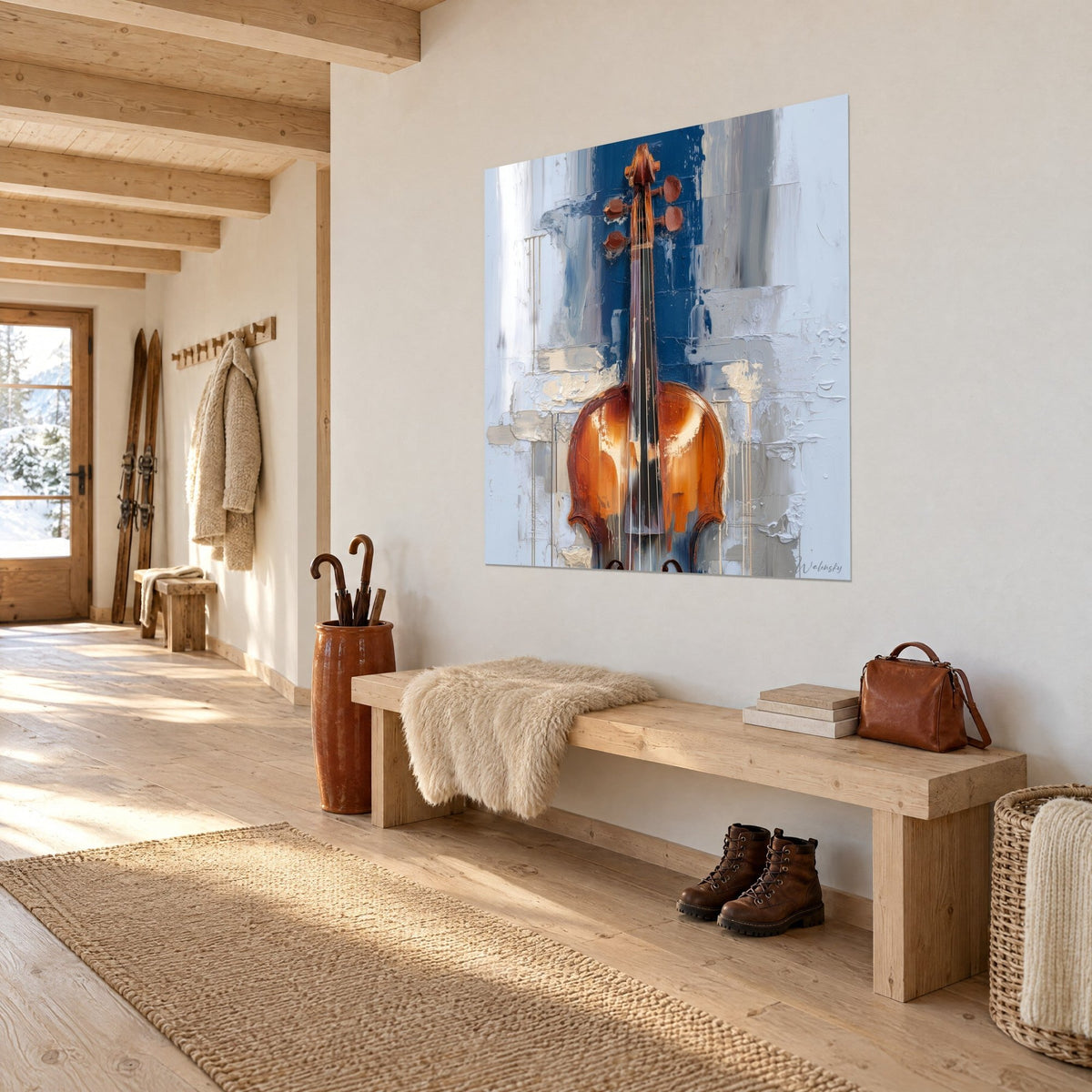 Schilderij van koperkleurig snaarinstrument, witte en blauwe verfwervelingen in reliëf, aan een gangmuur in een chalet