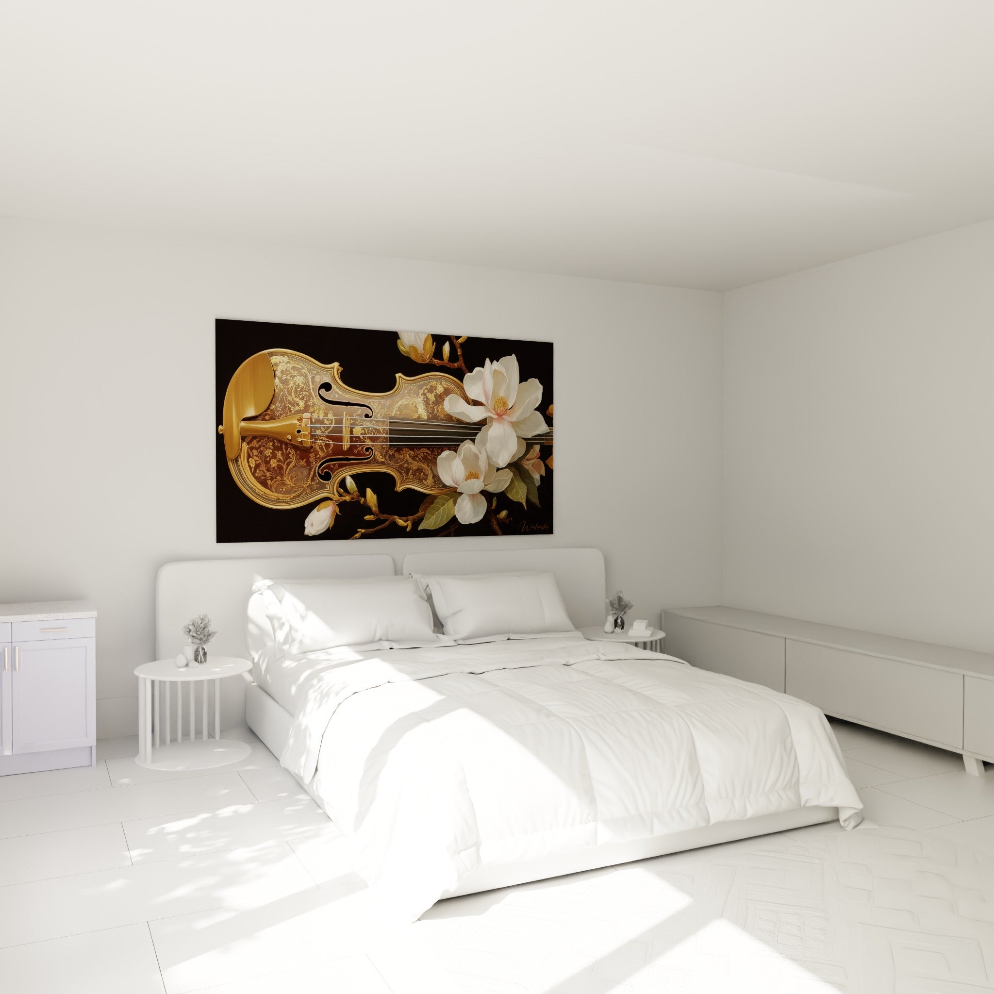 Violon aux dorures précieuses et magnolias crème, accroché au-dessus d'un lit dans une chambre claire