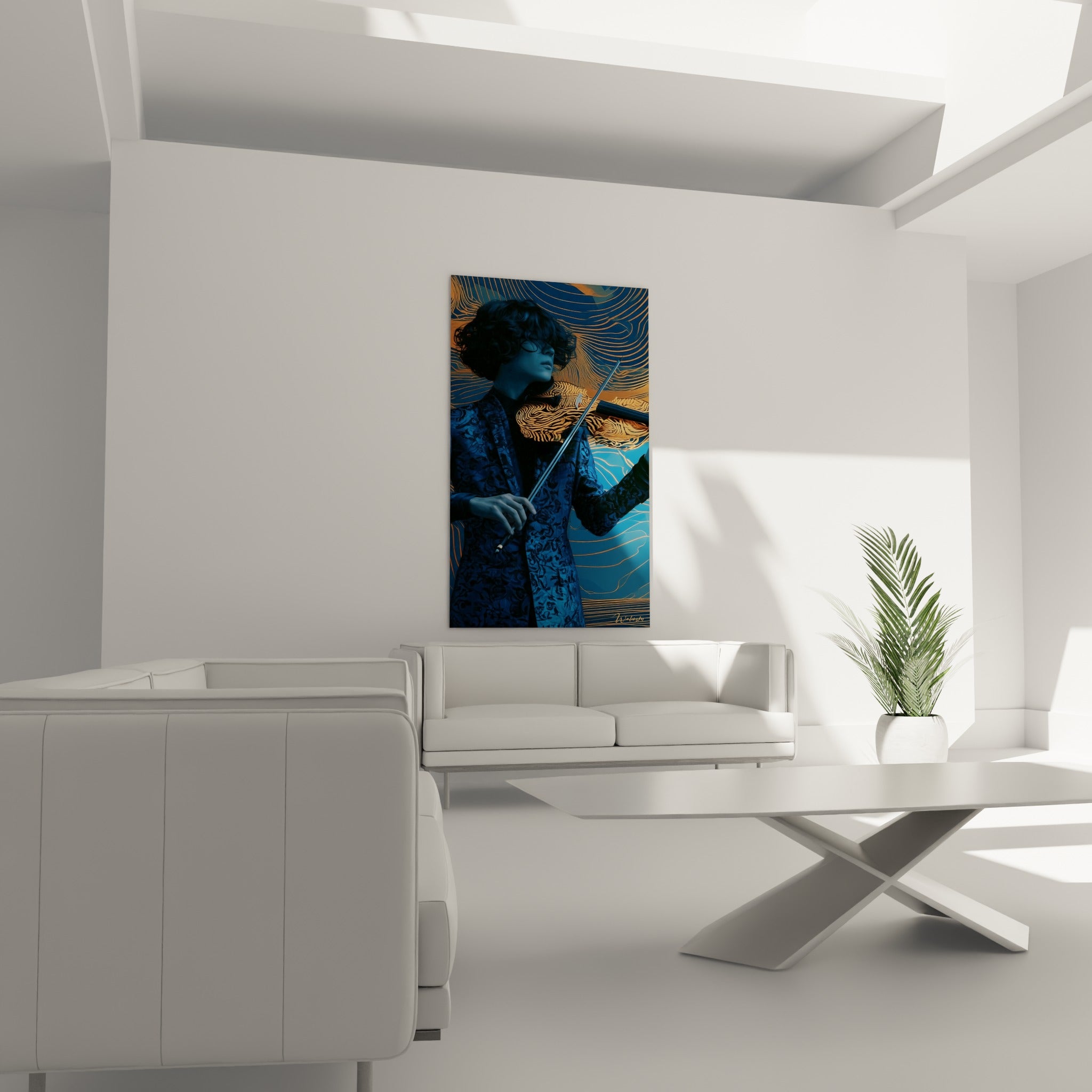 Portrait de violoniste bleu nuit et touches dorées, au-dessus d'un canapé dans un salon lumineux