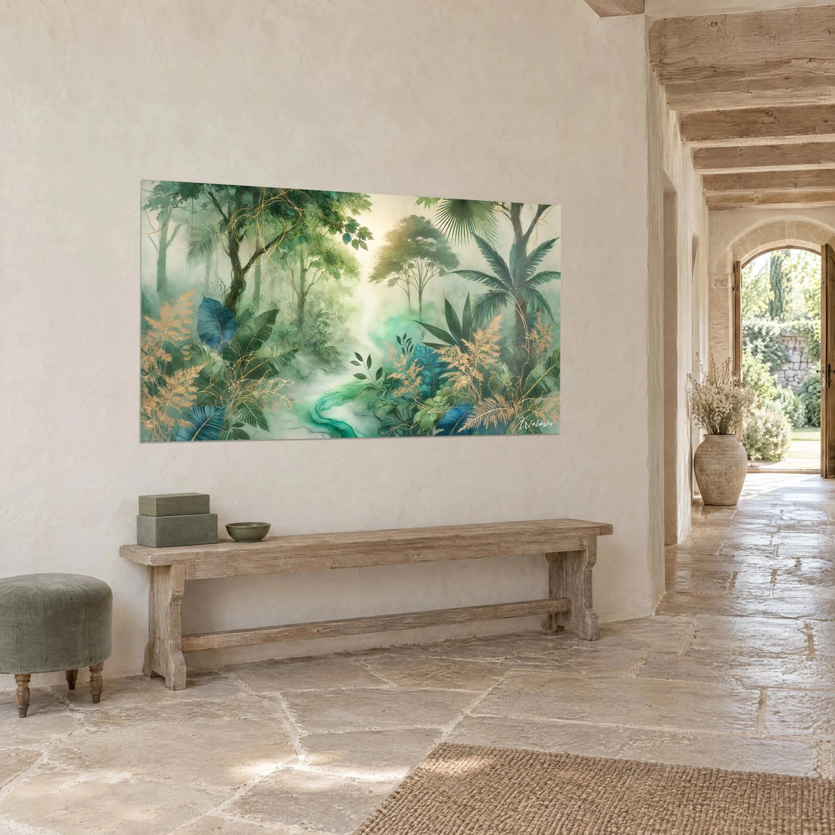 Tableau aquarelle de jungle brumeuse, palmiers émeraude et fougères cuivrées autour d'un ruisseau jade, dans un couloir en pierre