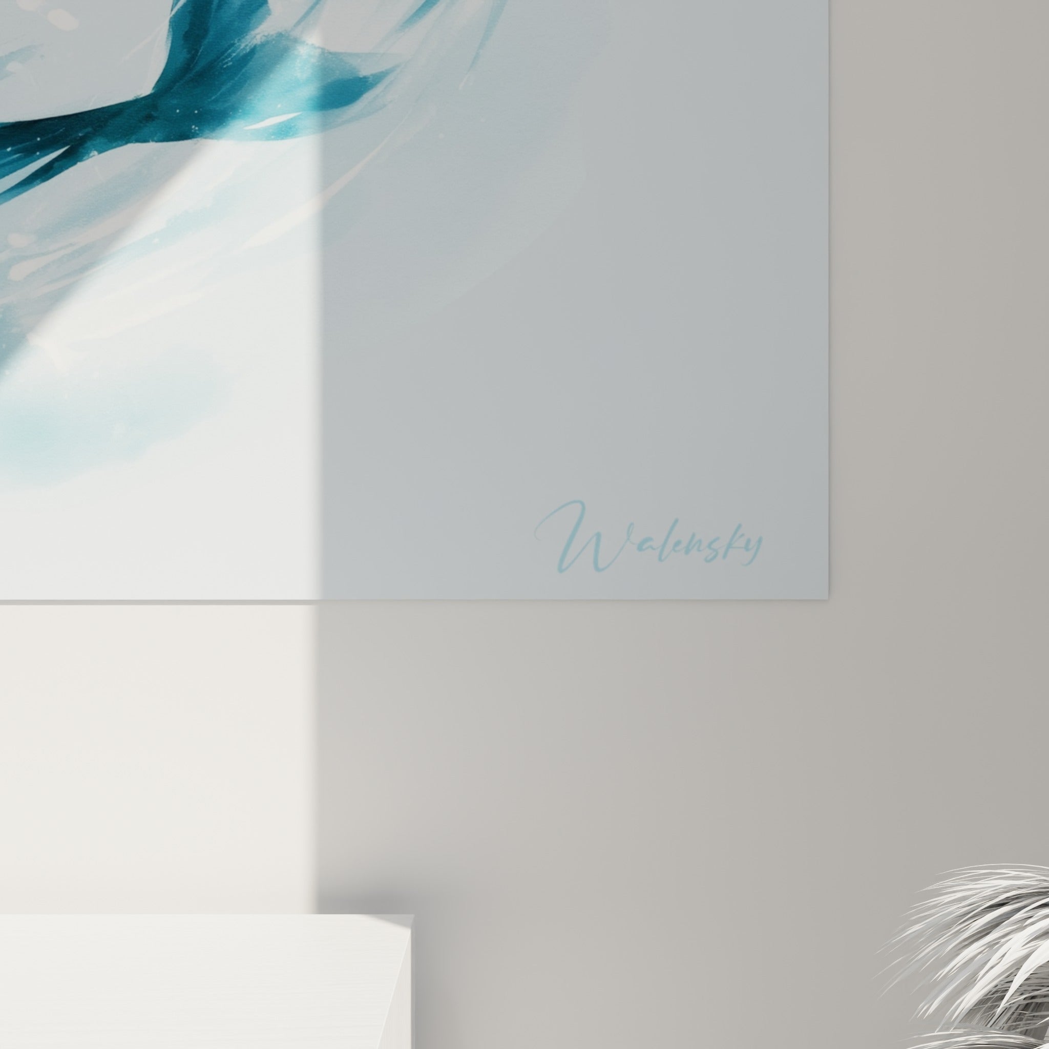 Empâtements bleu pastel et coulures blanches se mêlant sur la queue du narval en aquarelle