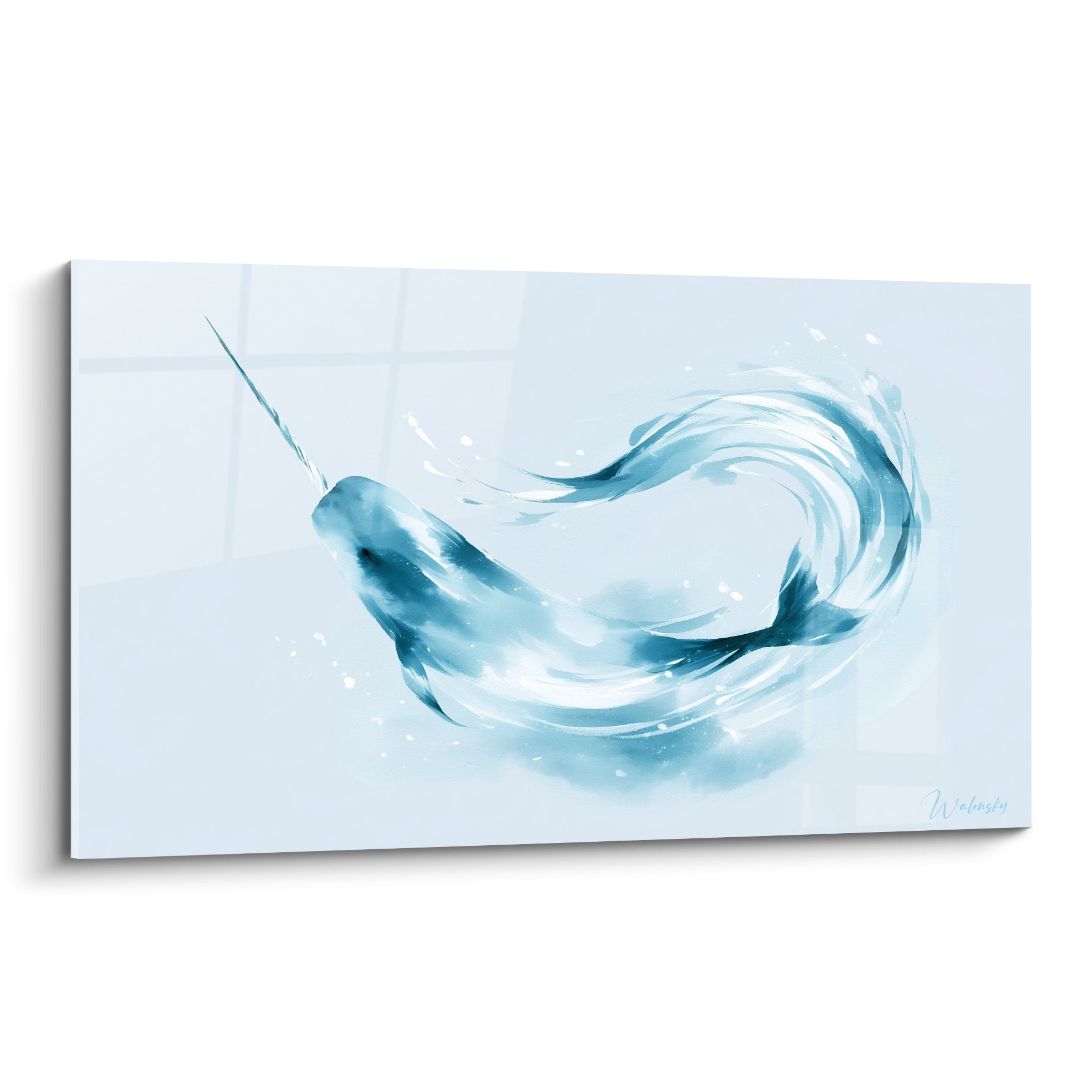 Narval bleu pastel et anthracite plongeant dans une spirale aquatique blanche et bleu givré
