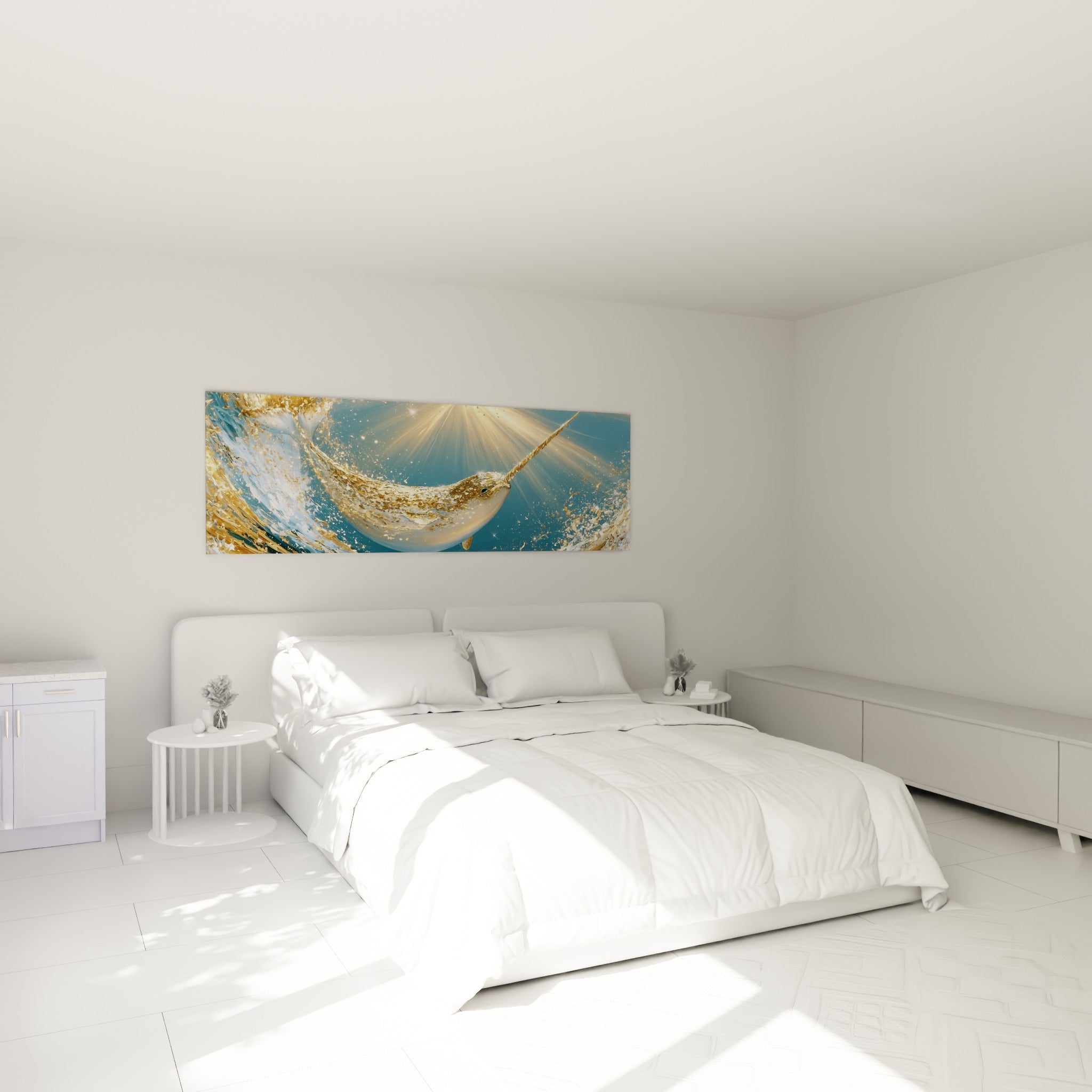 Narval doré et bleu turquoise nageant, accroché au-dessus d'un lit dans une chambre claire