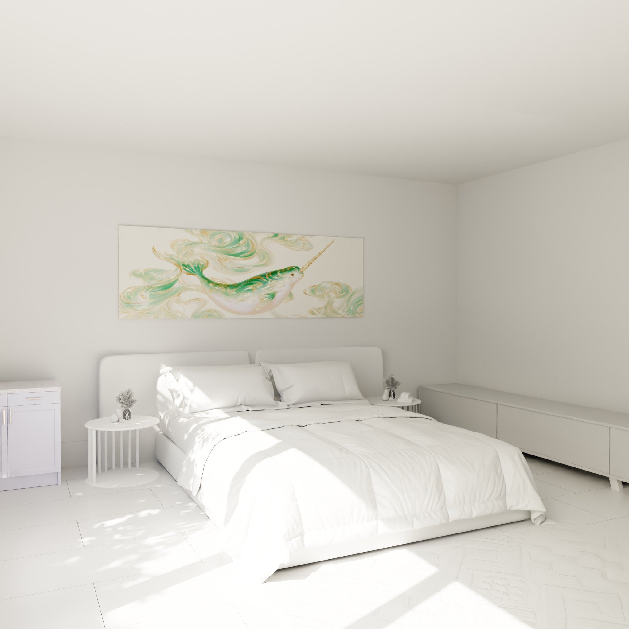 Narval doré à la corne pointée, tons vert et crème, au-dessus d'un lit dans une chambre claire