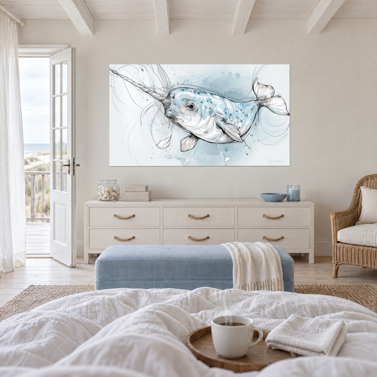 Gemälde arktischer Wal mit grauen Flecken auf eisblauem Grund, schwarzes Auge und feine Linie, über einem Bett in einem hellen Schlafzimmer