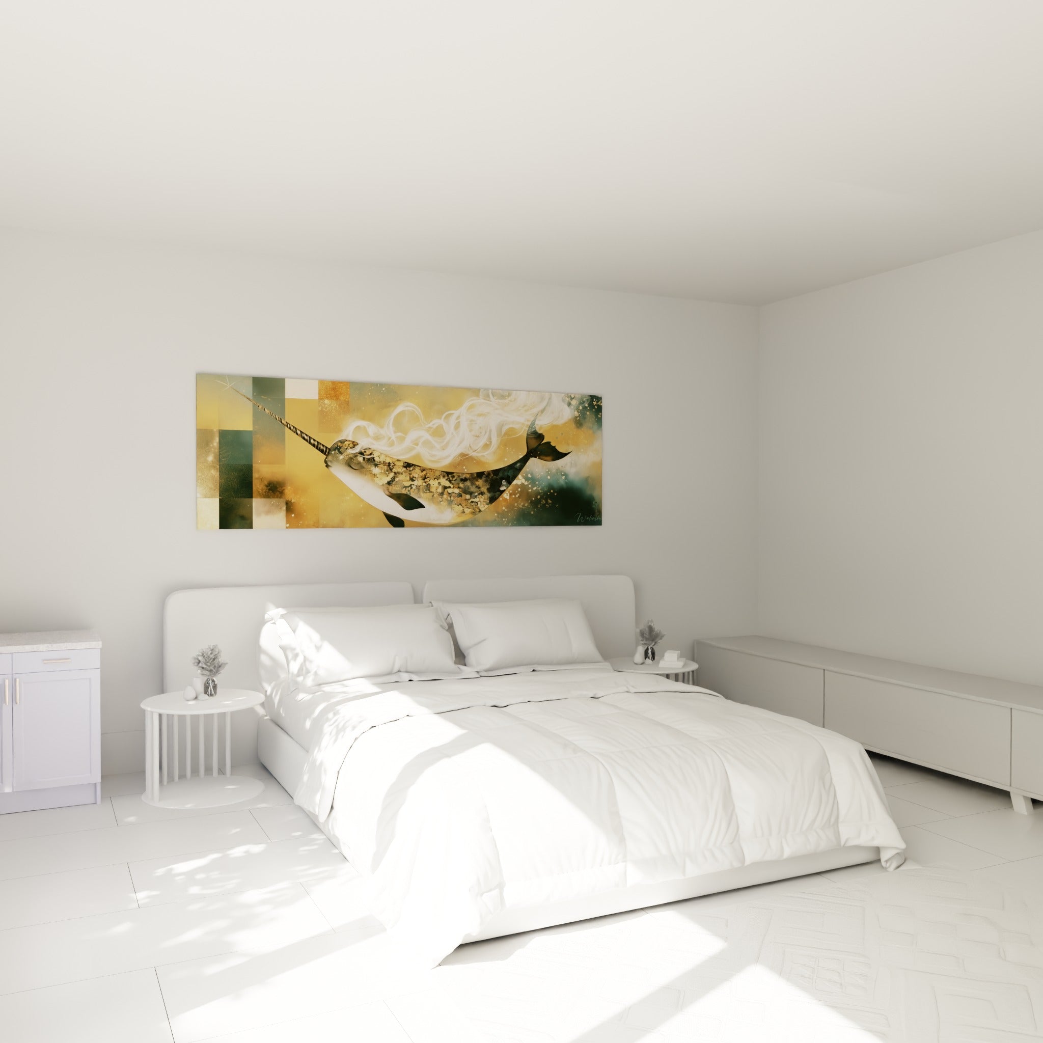 Silhouette du narval ocre et blanc suspendue au-dessus d'un lit dans une chambre claire