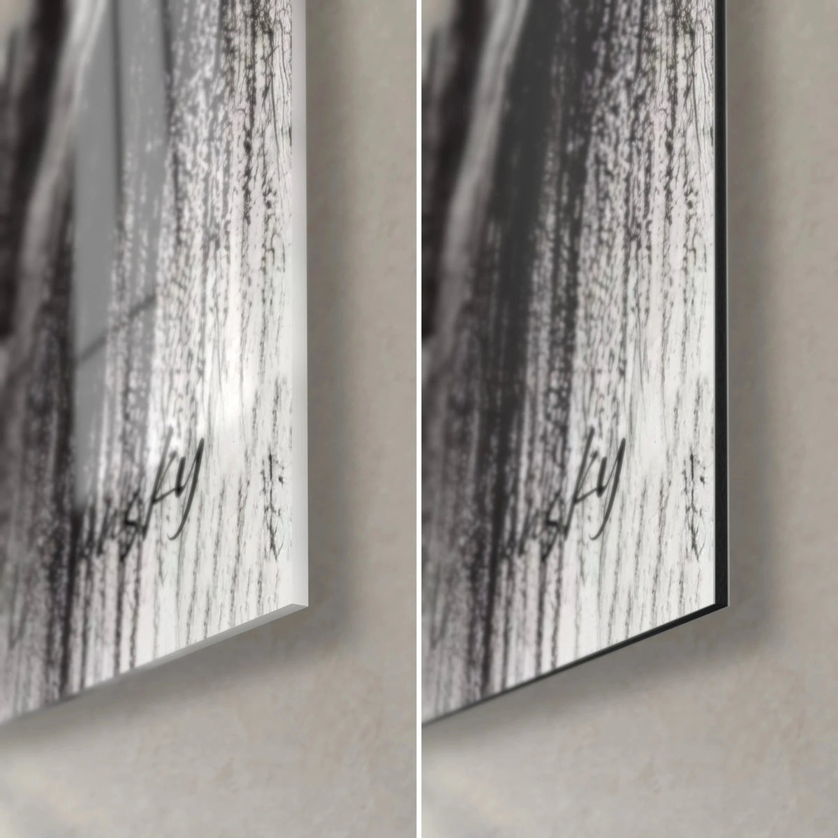 Quadro montagne nebbiose a carboncino, angolo in basso a destra: vetro acrilico grigio lucido a sinistra, Dibond nero opaco a destra, spessore 3 mm