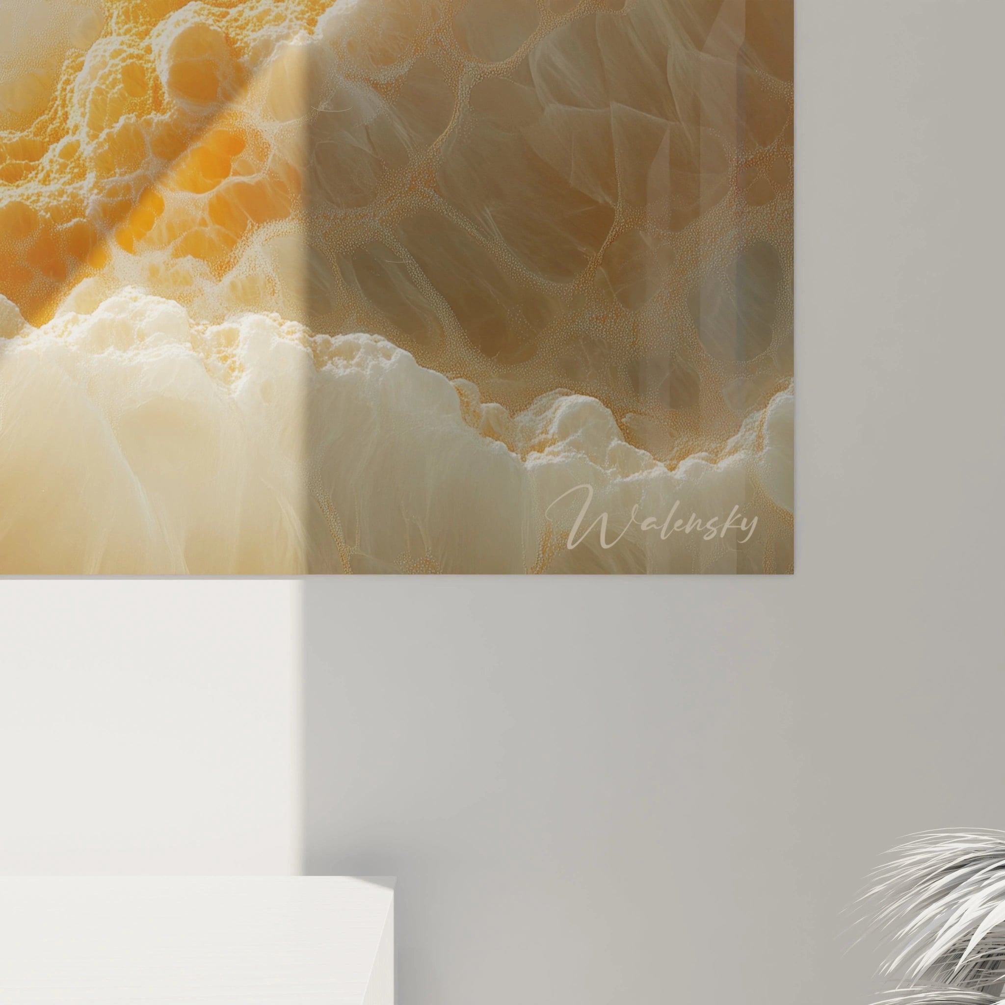 Un tableau abstrait spirale formé par des nuances orangées et beiges qui tourbillonnent sur un fond blanc lumineux. Les textures douces et éthérées évoquent des formations nuageuses en mouvement, créant une profondeur visuelle captivante.
