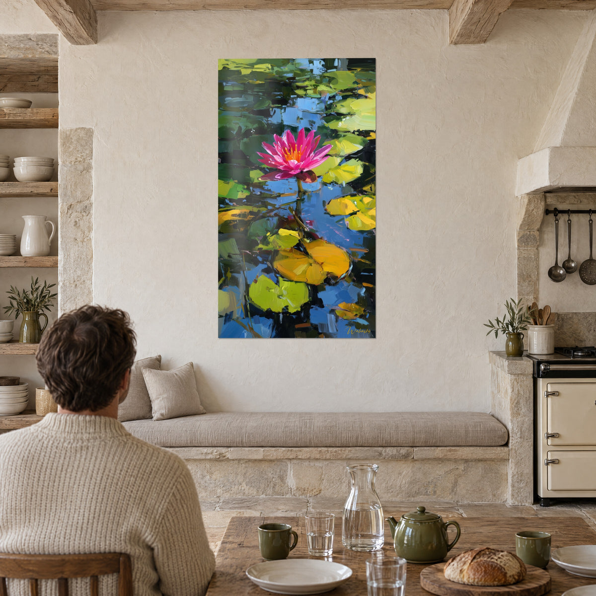 Gemälde eines Teichs in pastoser Malweise, leuchtend rosa Lotus umgeben von sonnengelben und anisgrünen Seerosenblättern, Essecke aus Stein