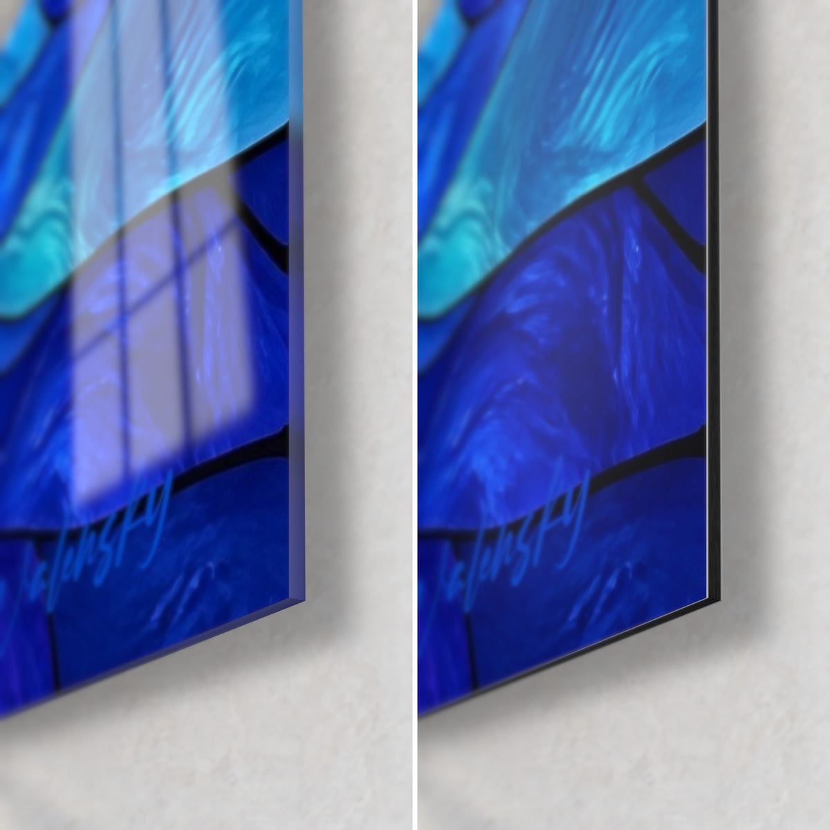 Schilderij maritiem glas-in-lood in koningsblauw, rechtsonder: glanzend acrylglas met reflecties, mat zwart Walensky Dibond-aluminium en rand van 3 mm