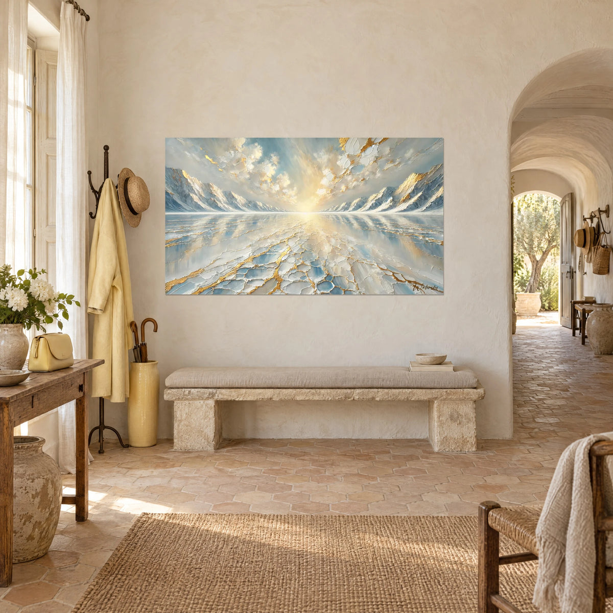 Tableau plaine givrée en miroir, sommets bleu acier et crêtes d'or, nuages crémeux en relief, accroché dans un mas provençal