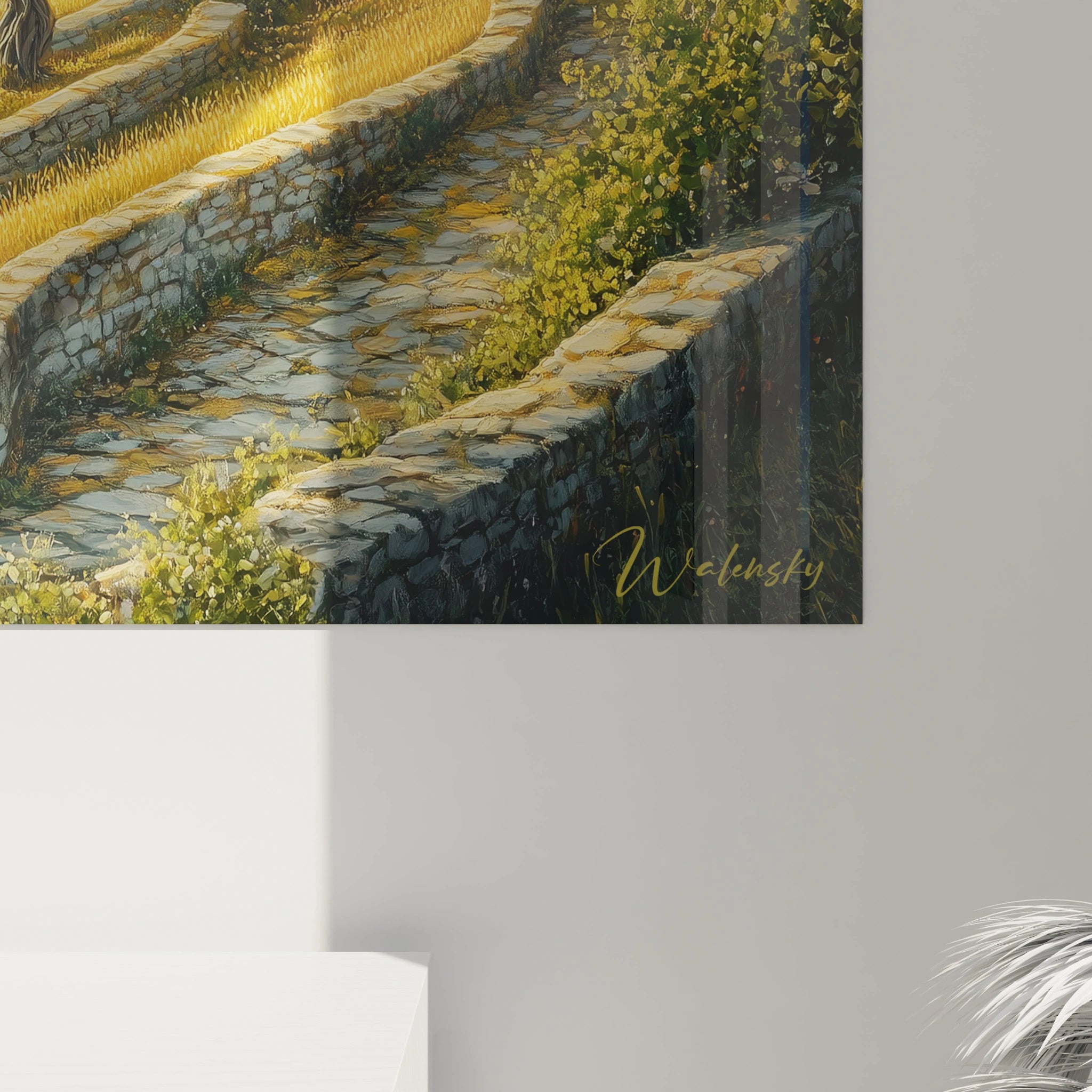 Un tableau de paysage provençal capturant une culture en terrasses d'oliviers aux troncs noueux et au feuillage gris-vert, baignée dans une lumière chaude du soir, avec des tons dorés sur les terrasses et une perspective descendante vers la mer.
