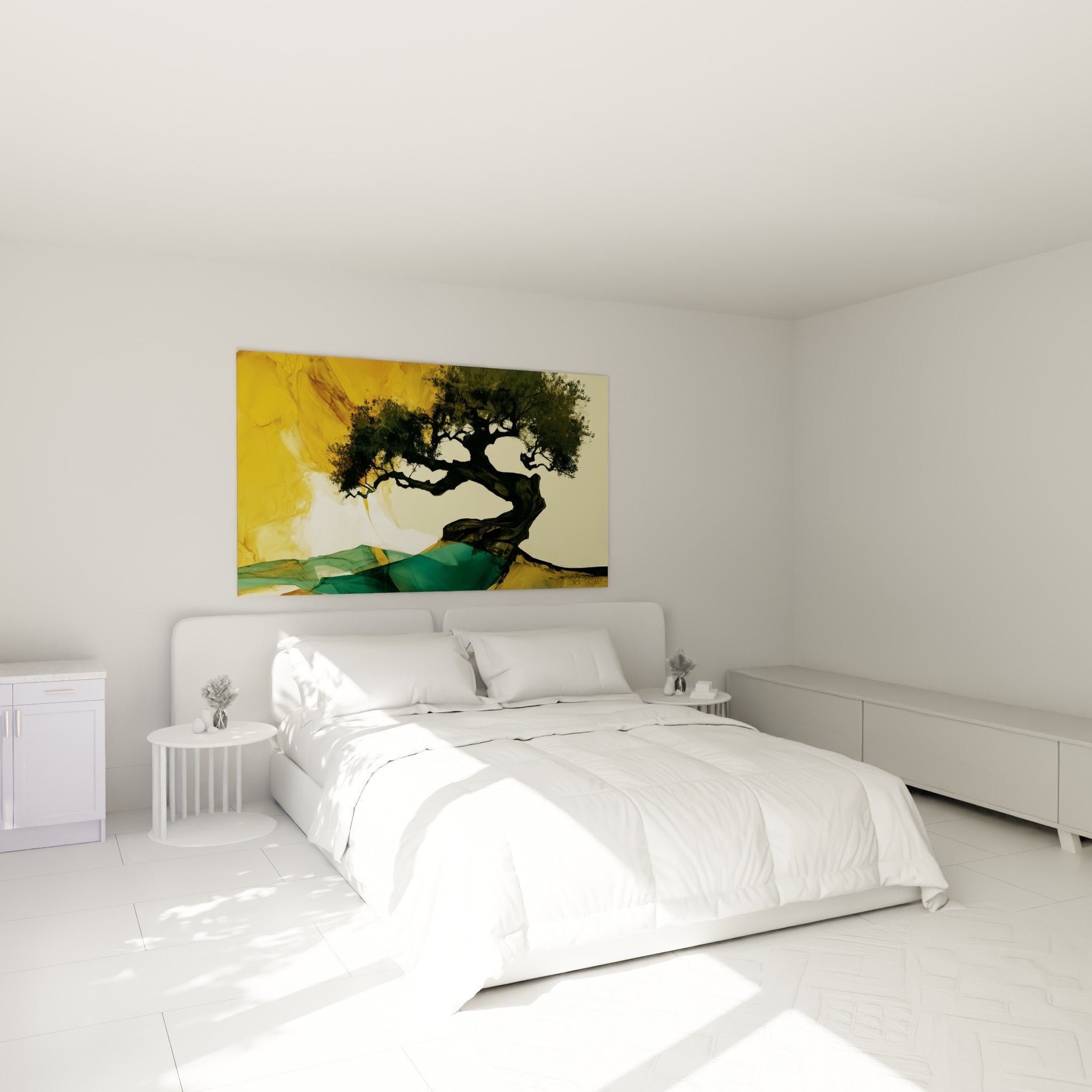Arbre séculaire aux branches sombres et feuillage vert accroché au-dessus d'un lit dans une chambre claire