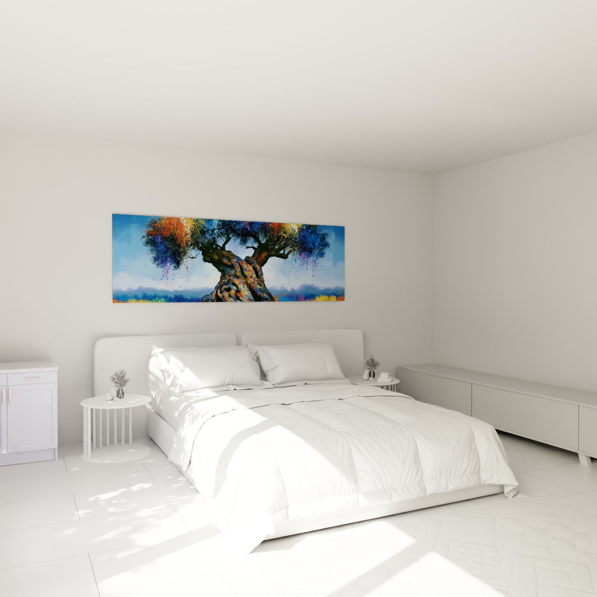 Arbre millénaire aux teintes ocre et bleu marine accroché au-dessus d'un lit dans une chambre claire