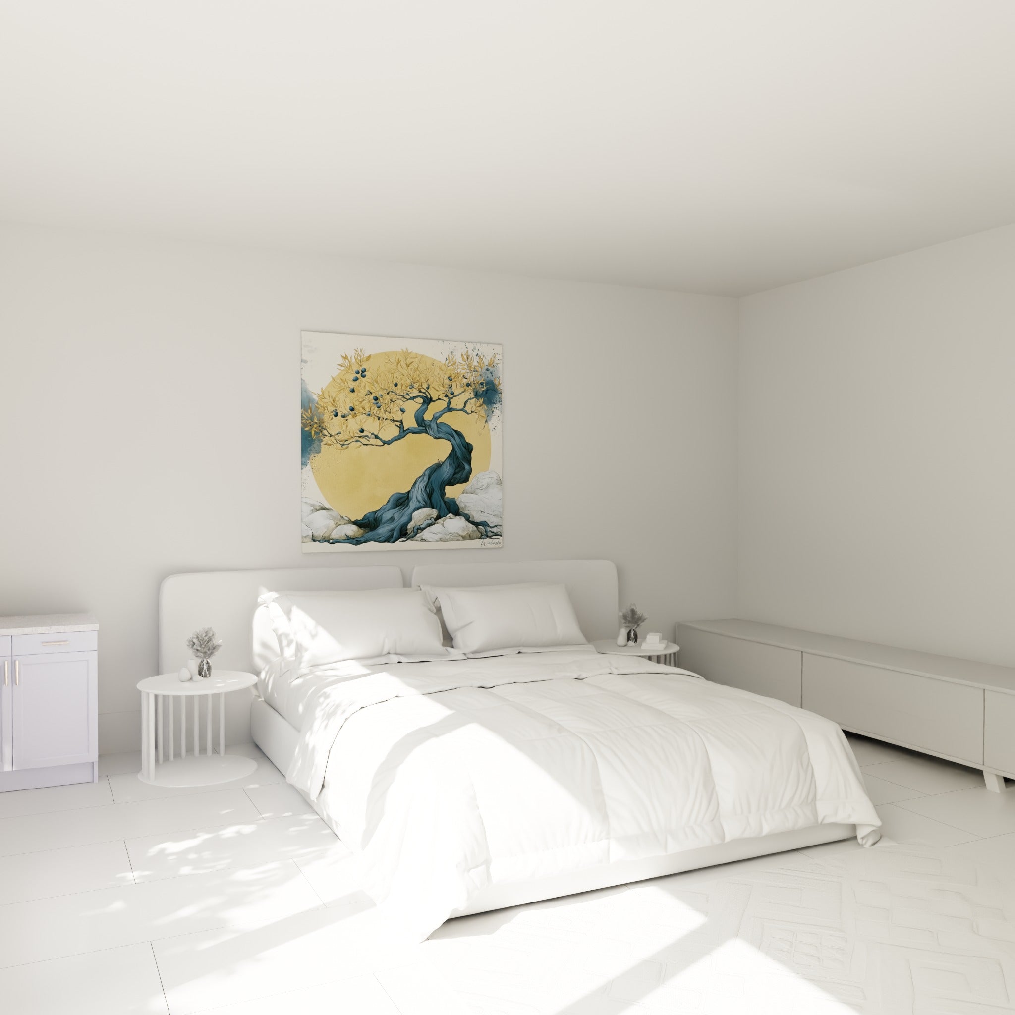 Arbre bleu noueux accroché à des rochers, halo doré en fond, au-dessus d'un lit dans une chambre claire