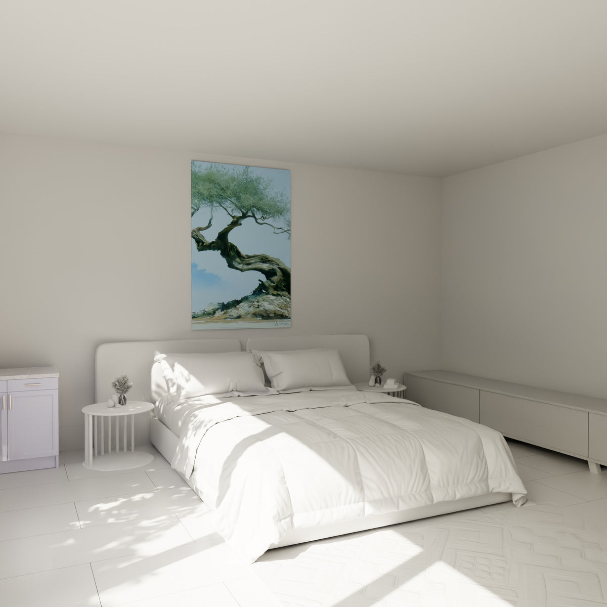 Branches noueuses de l'olivier brun et vert argenté au-dessus d'un lit dans une chambre claire