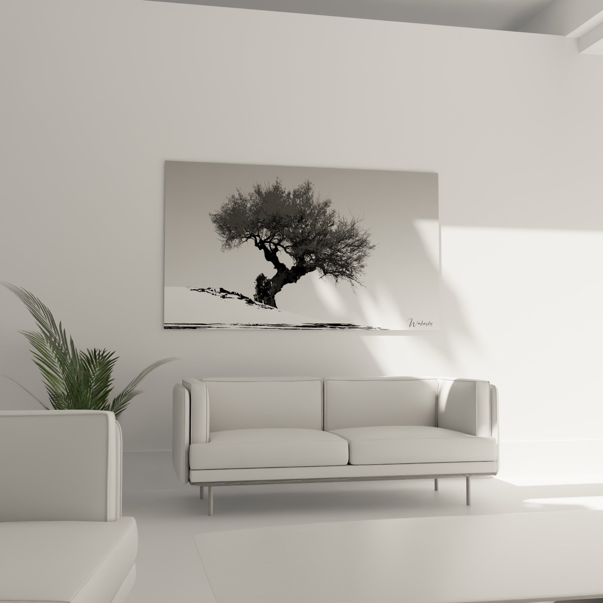Arbre tourmenté aux branches sombres sur fond gris pâle, au-dessus d'un canapé dans un salon lumineux