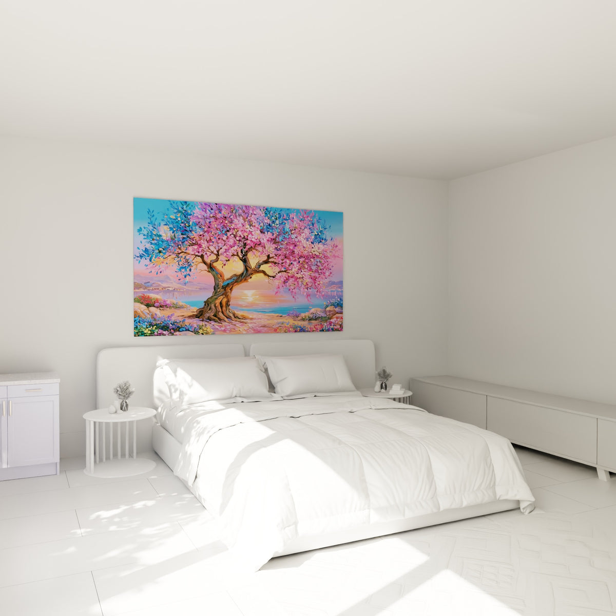 Branches roses et bleues de l'olivier millénaire suspendues au-dessus d'un lit dans une chambre claire