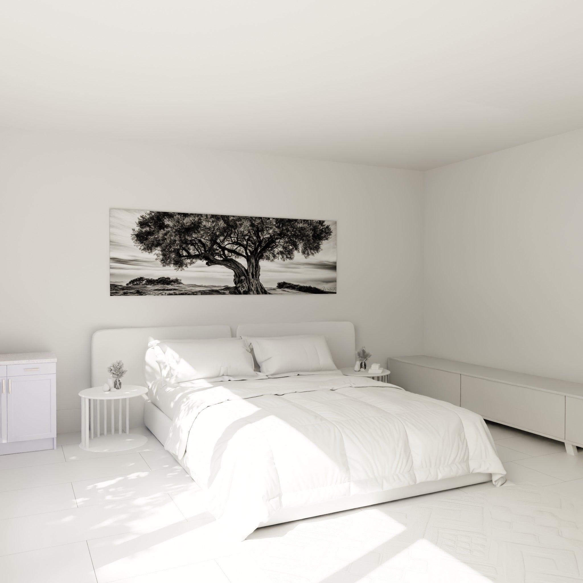 Arbre séculaire aux branches noires sculptées, tons gris et blancs, au-dessus d'un lit dans une chambre claire