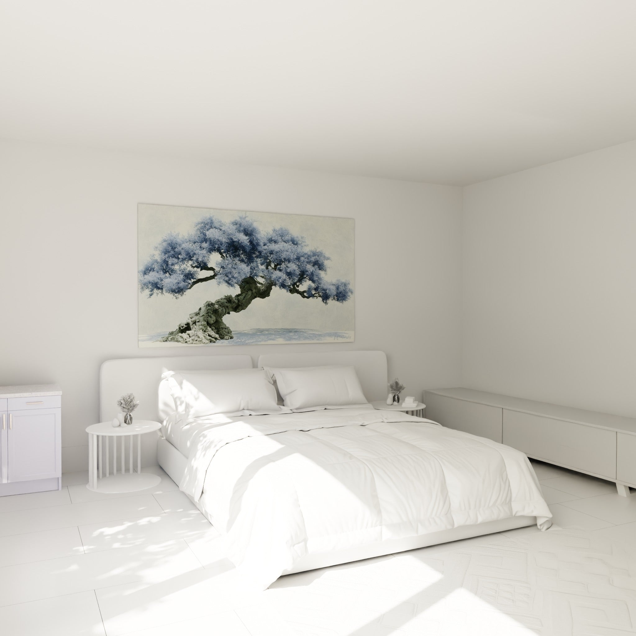 Arbre noueux bleu pastel et gris anthracite accroché au-dessus d'un lit dans une chambre claire