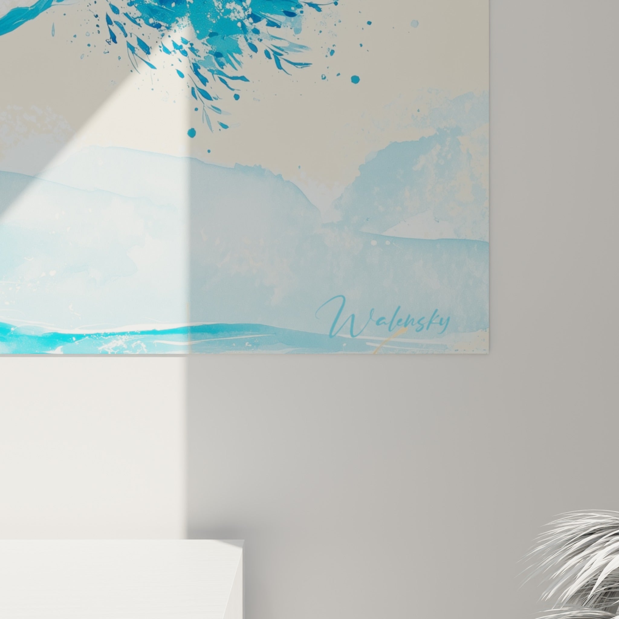 Détail du tronc anthracite et des touches de bleu marine, grain aquarelle et éclaboussures blanches visibles de près