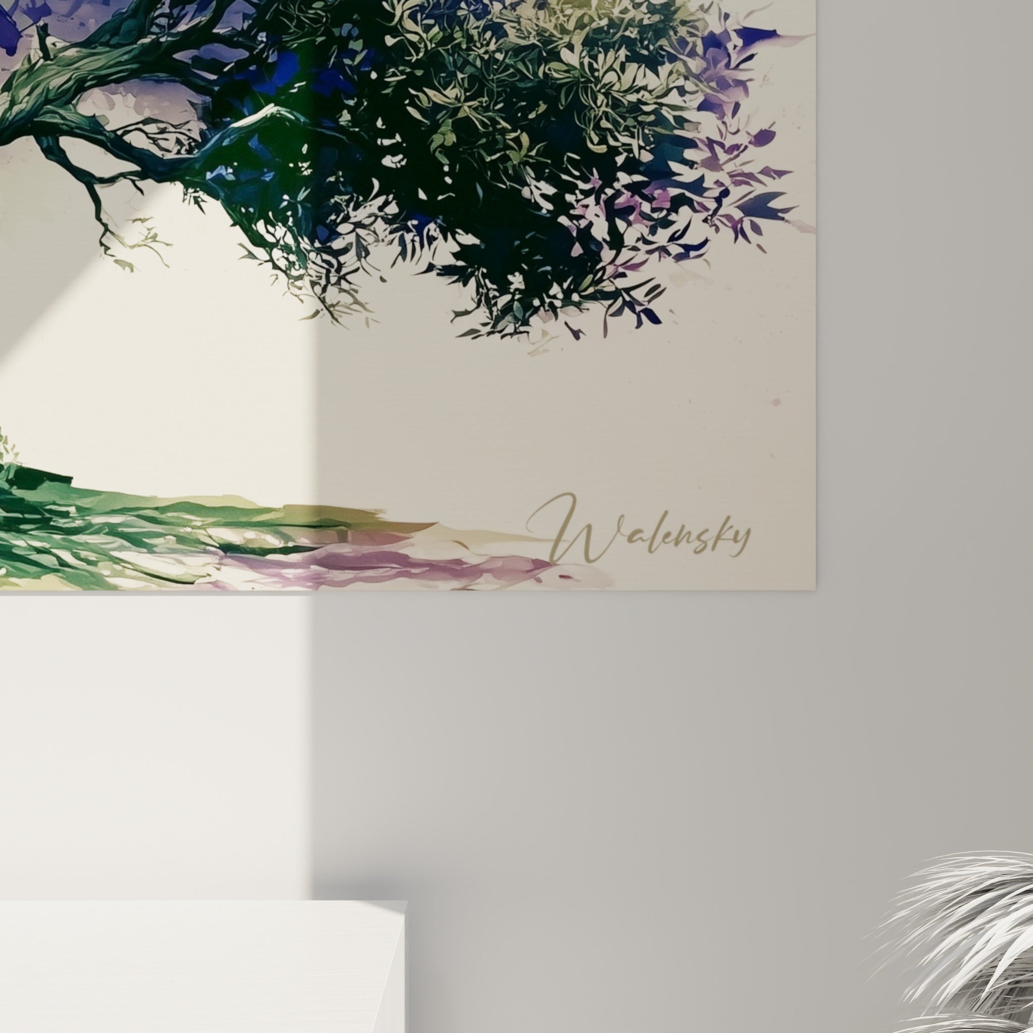 Écorce texturée en relief, mêlant vert anthracite et coulures violettes dans un grain aquarelle visible