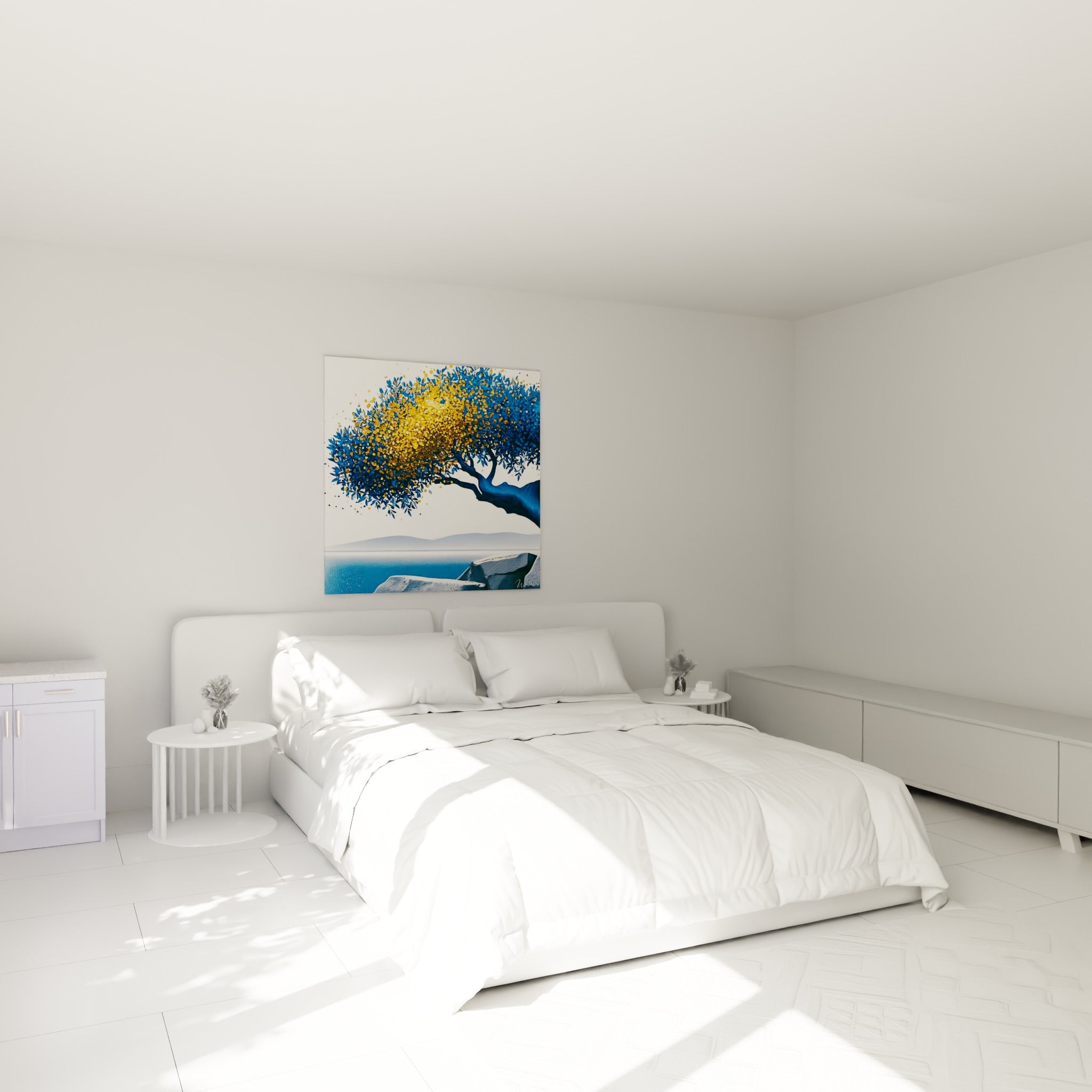 Arbre bleu et or aux branches courbées, tableau Olivier accroché au-dessus d'un lit dans une chambre claire