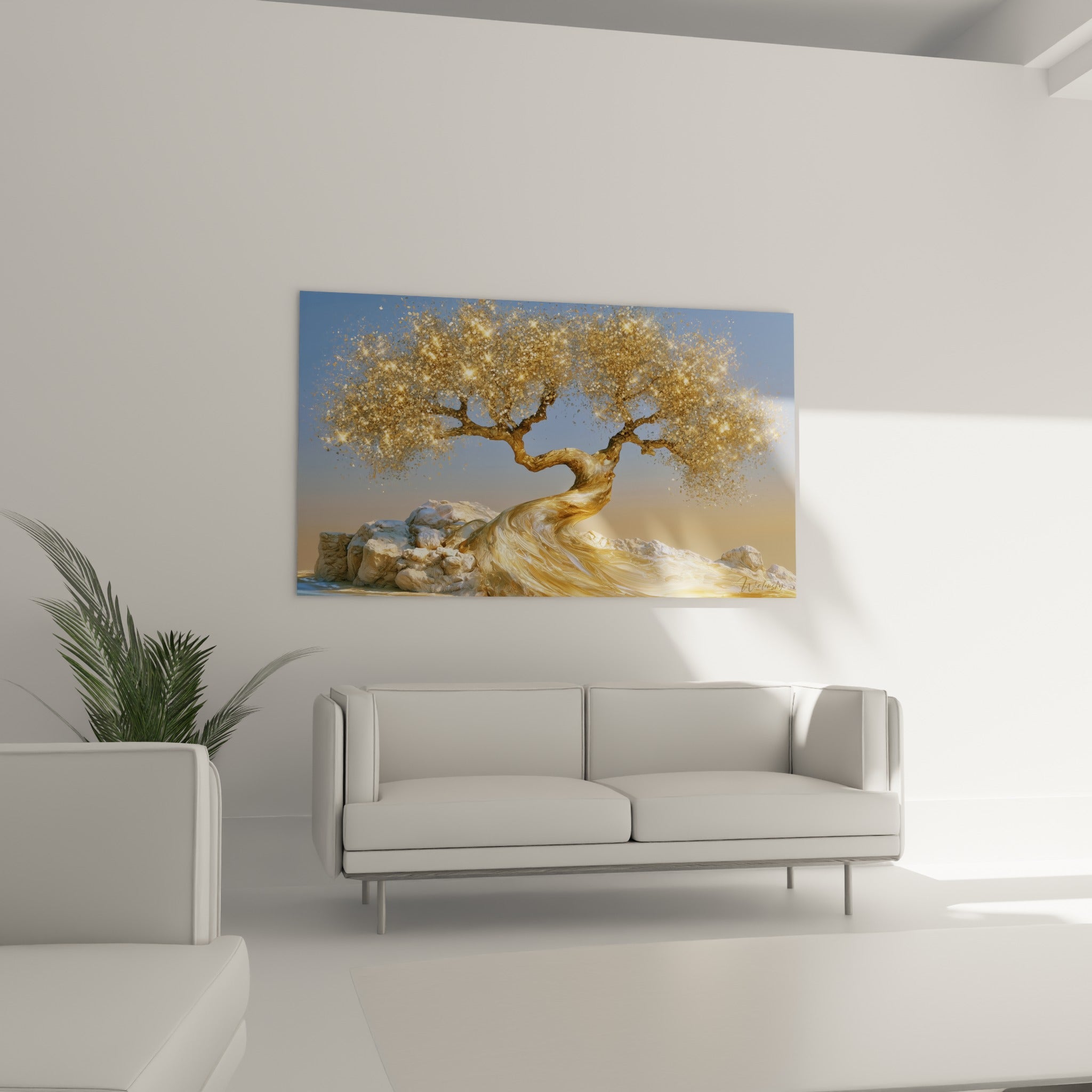 Feuillage étincelant doré et fond bleu ciel accroché au-dessus d'un canapé dans un salon lumineux