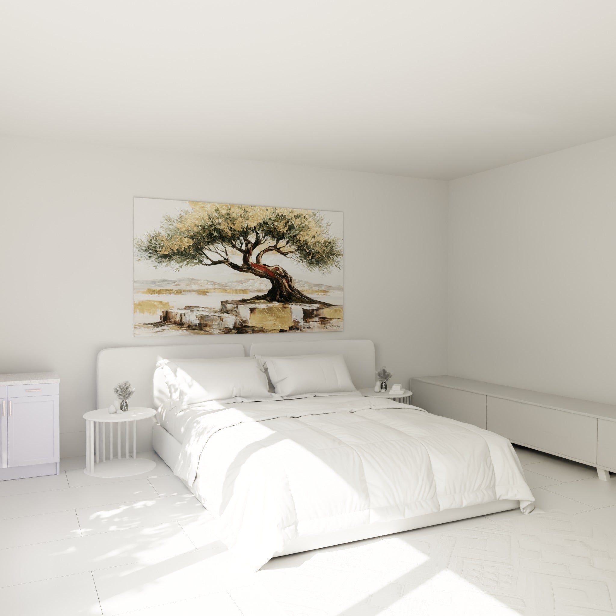 Branches noueuses et feuillage doré de l'olivier accrochées au-dessus d'un lit dans une chambre claire.