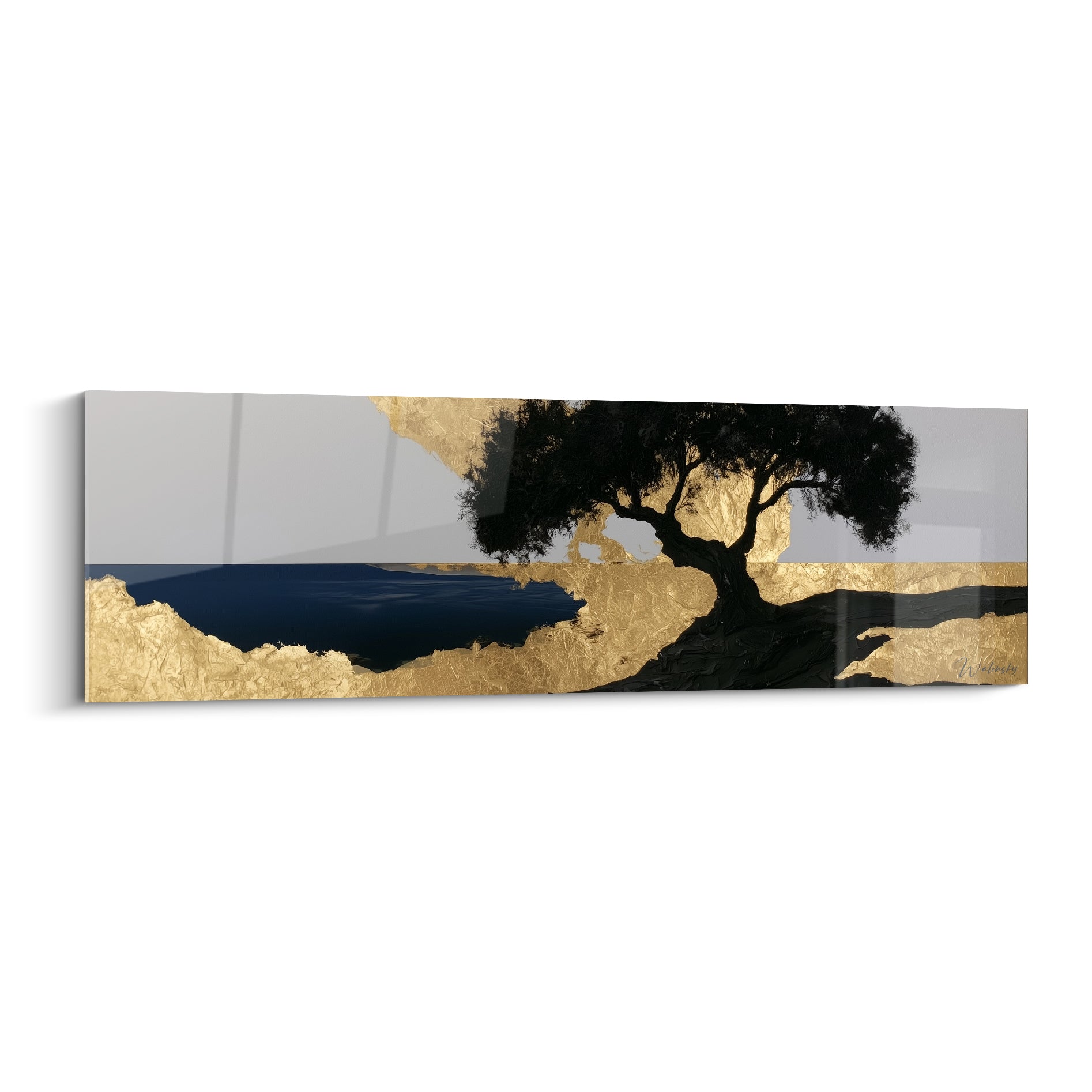 Olivier noir sur fond doré et bleu marine, silhouette graphique face à une crique nocturne