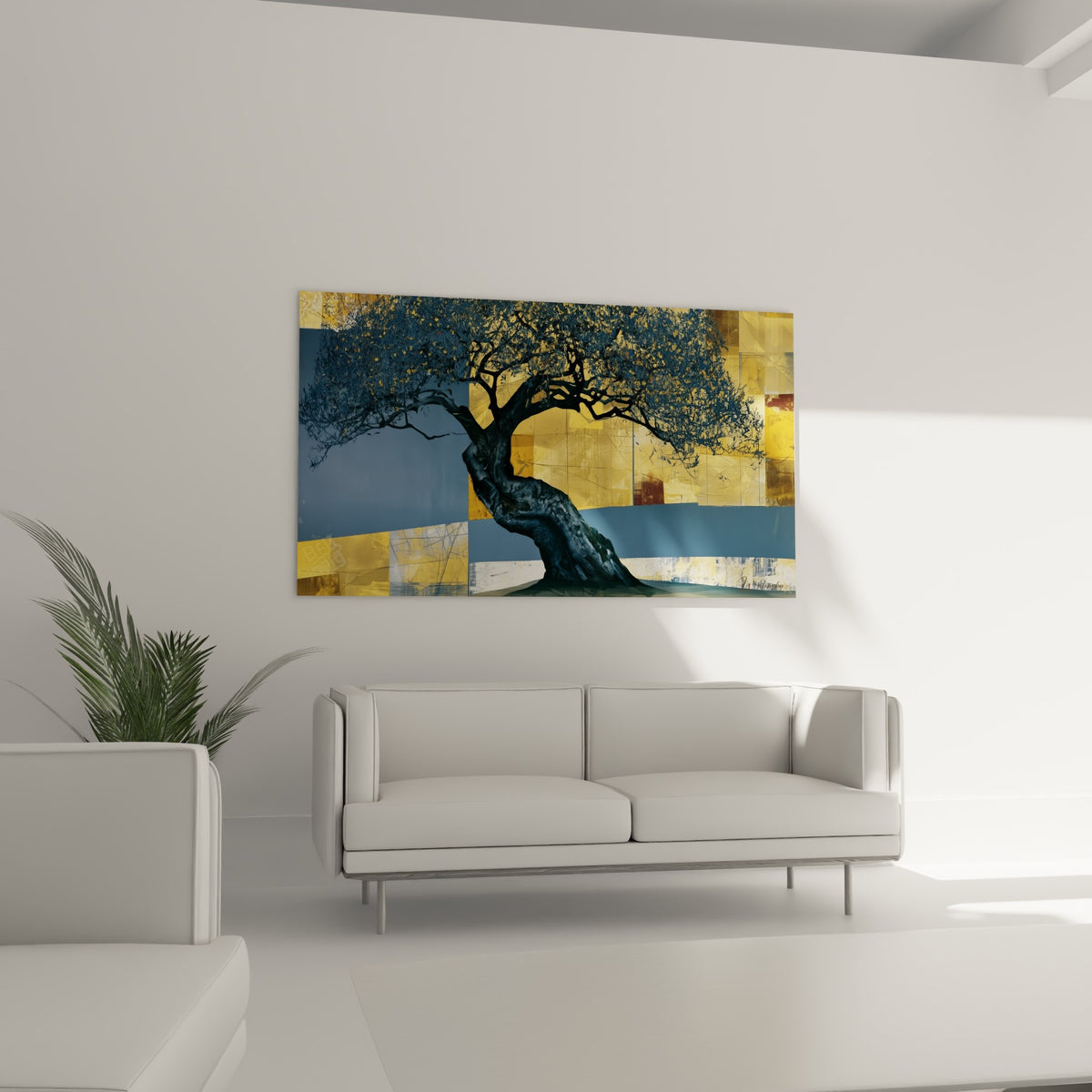 Arbre méditerranéen aux teintes dorées et bleutées suspendu au-dessus d'un canapé dans un salon lumineux