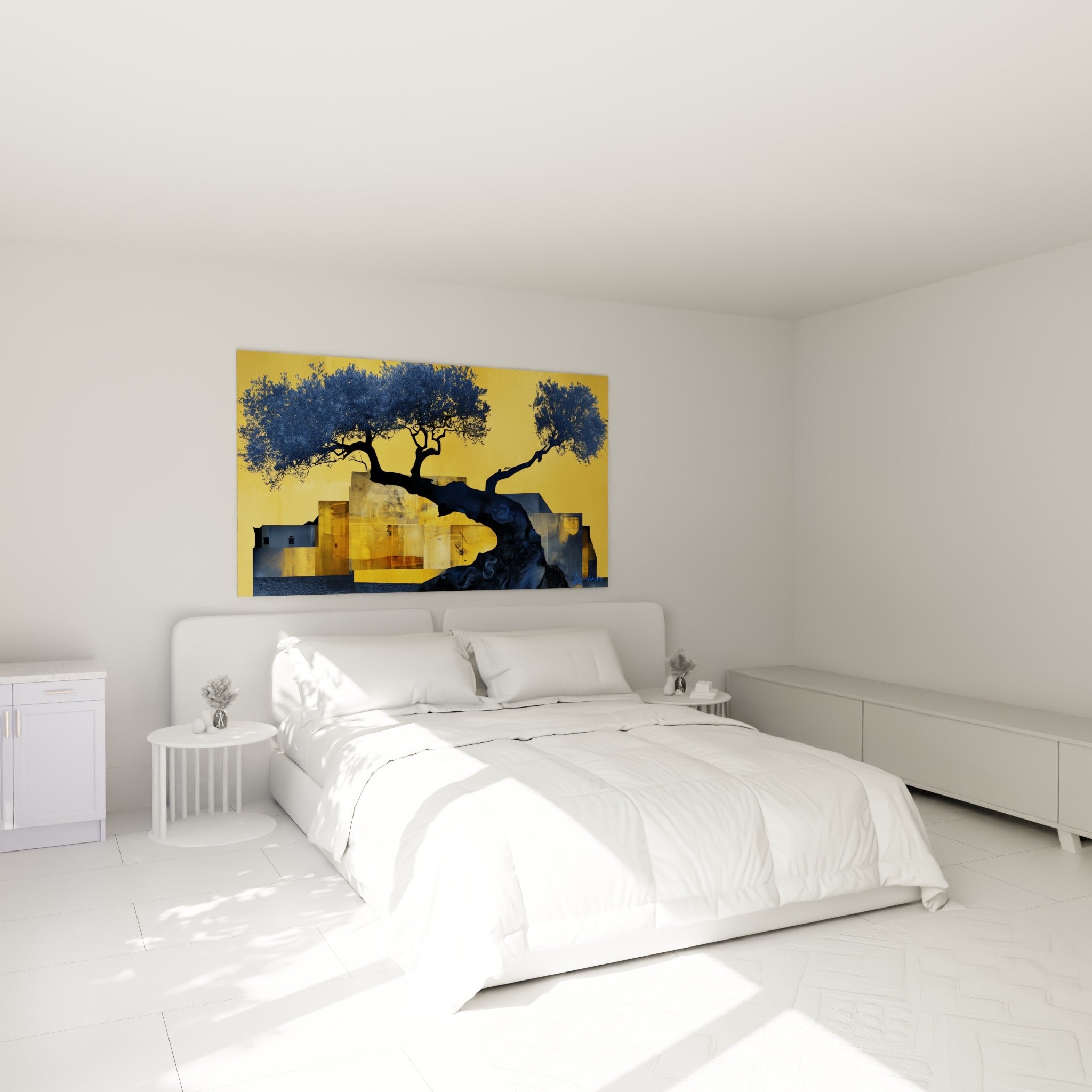 Silhouette d'olivier bleu marine et fond doré accrochée au-dessus d'un lit dans une chambre claire