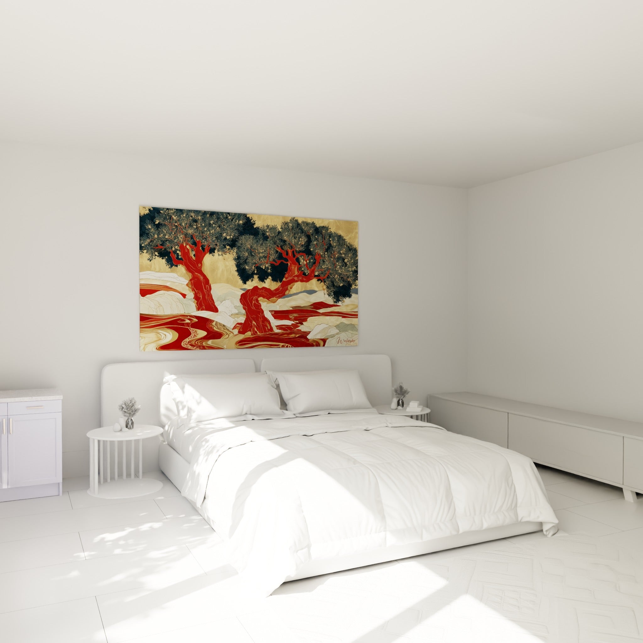 Arbre millénaire aux courbes rouge terracotta et fond doré, accroché au-dessus d'un lit dans une chambre claire