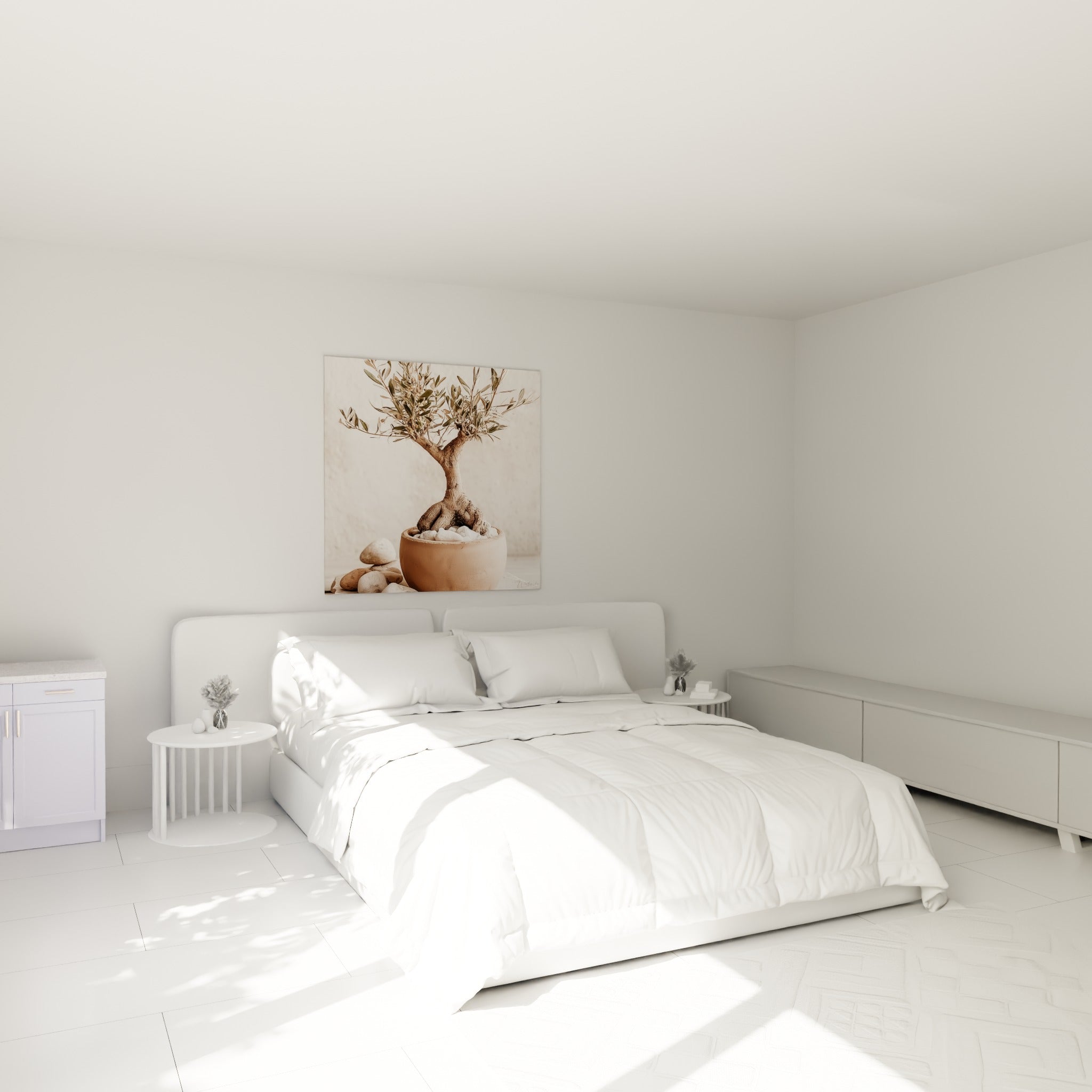 Bonsaï olivier terracotta et vert argenté accroché au-dessus d'un lit dans une chambre claire