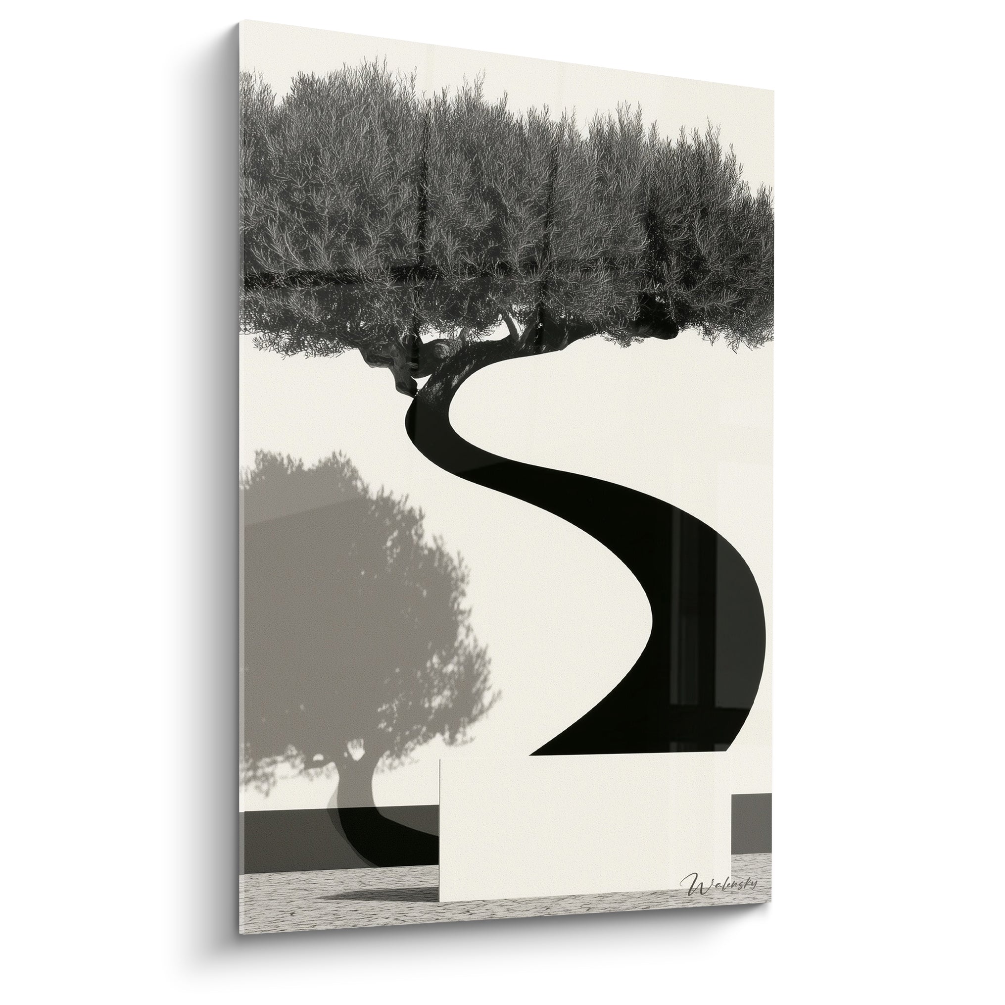 Olivier au tronc noir sinueux et feuillage anthracite sur fond blanc cassé graphique
