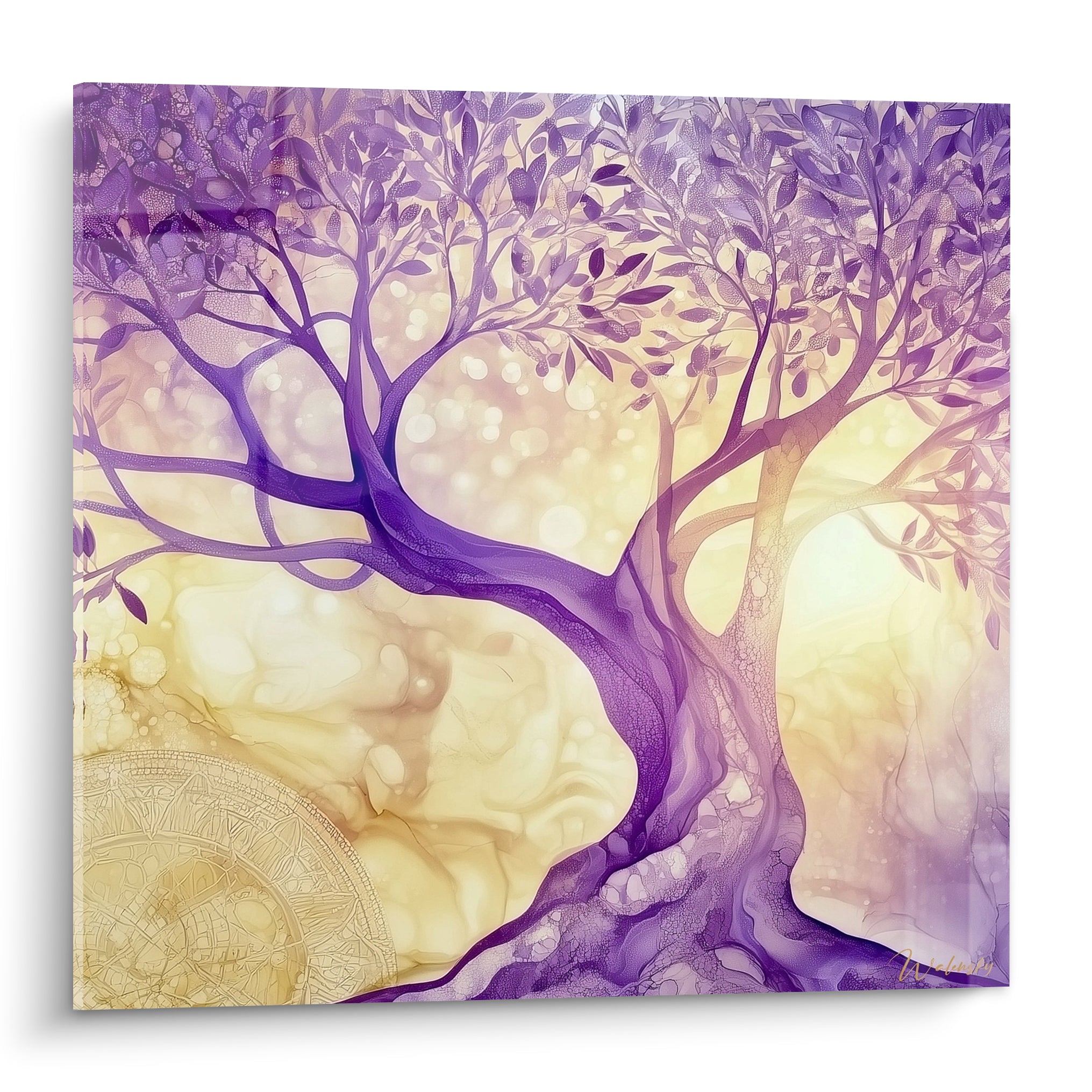 Olivier au tronc violet sinueux et feuillage mauve sur fond doré lumineux, motif solaire en bas